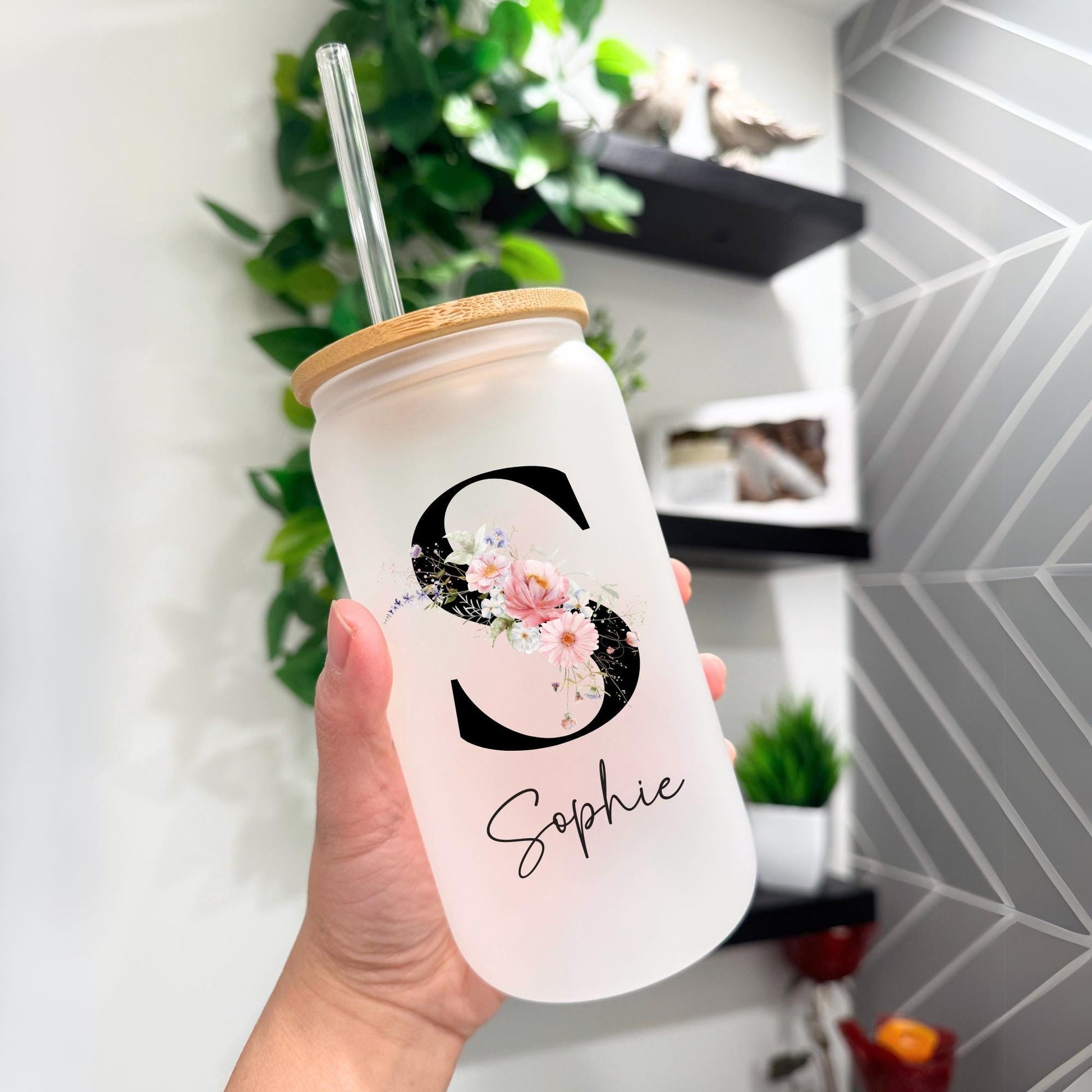 Personalized Flower Girl Glass Can, Floral Tumbler with Lid and Straw, Birth Flower Glass Coffee Cup, Mother's Day Gifts for Her, Bridesmaid Proposal, Party Favor