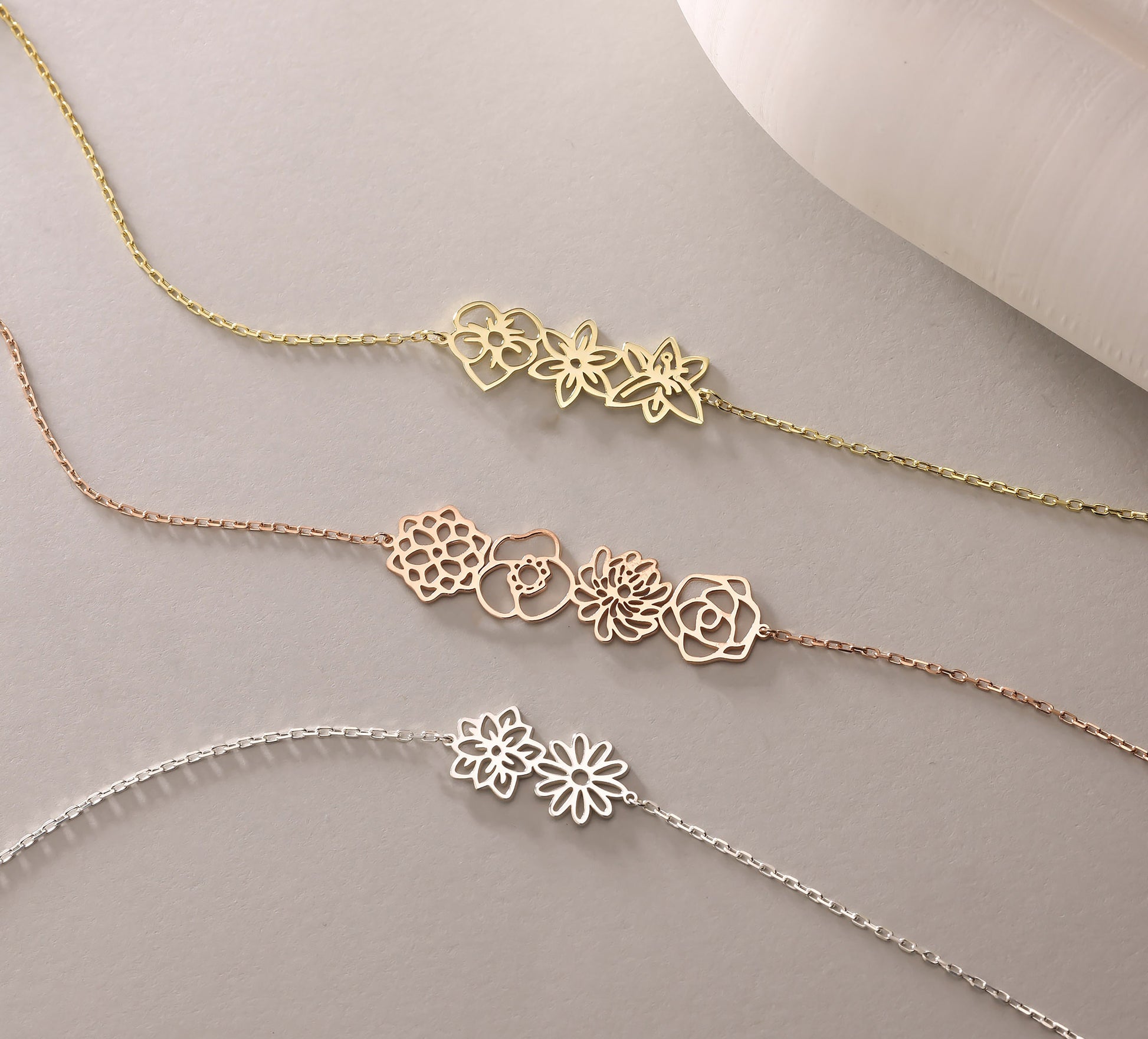 Dainty Birth flower Necklace , Birth Flower Bouquet Necklace, Personalized Gift, Birth flower Family Gift, Mothers day gifts