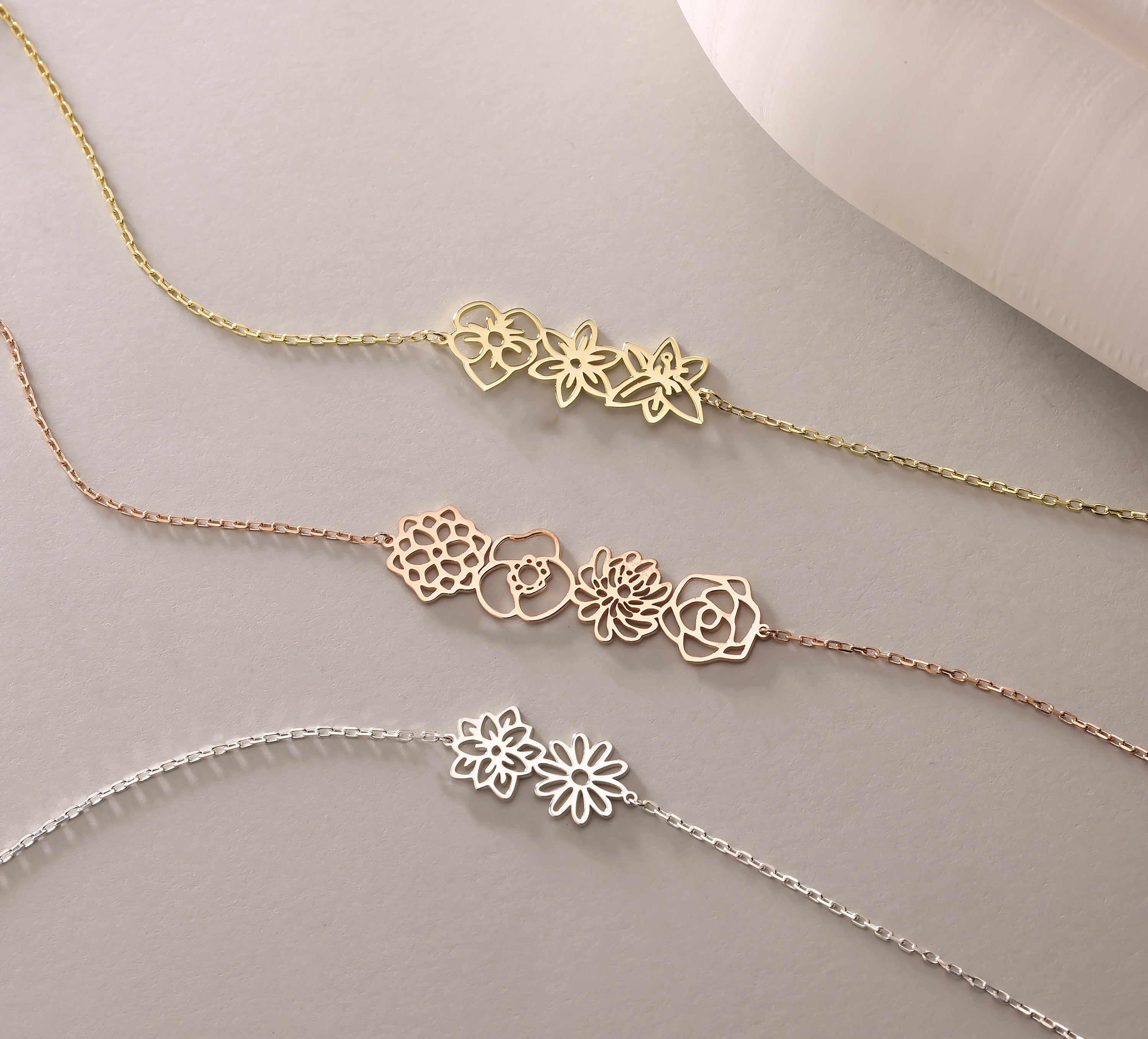 Dainty Birth flower Necklace , Birth Flower Bouquet Necklace, Personalized Gift, Birth flower Family Gift, Mothers day gifts