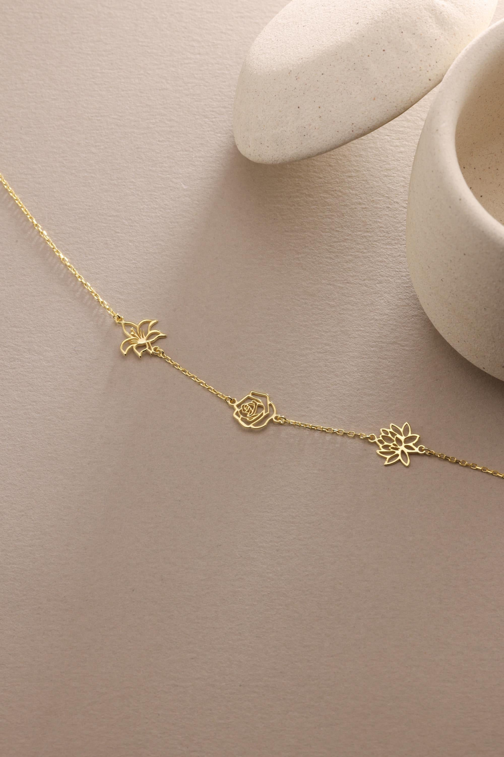 Sideways Birth flower Necklace, Family Birth Flower Necklace, Birth Month Flower, Personalized Jewelry, Mothers Day Gift, Gift For Mom