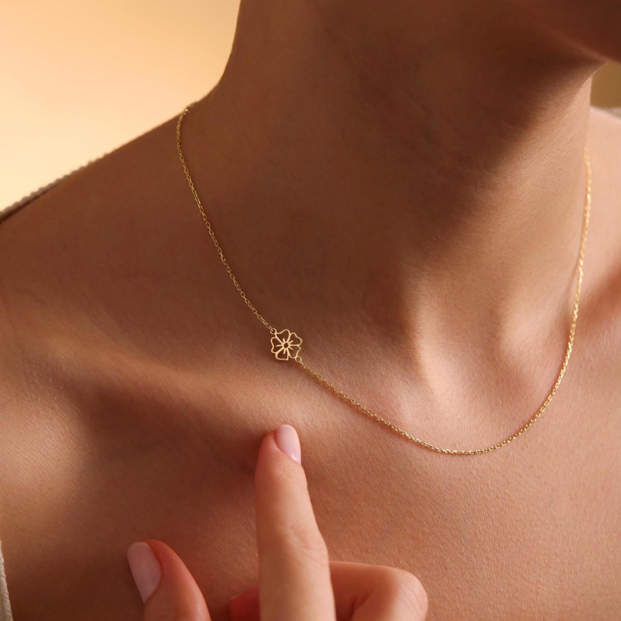 Sideways Birth flower Necklace, Family Birth Flower Necklace, Birth Month Flower, Personalized Jewelry, Mothers Day Gift, Gift For Mom