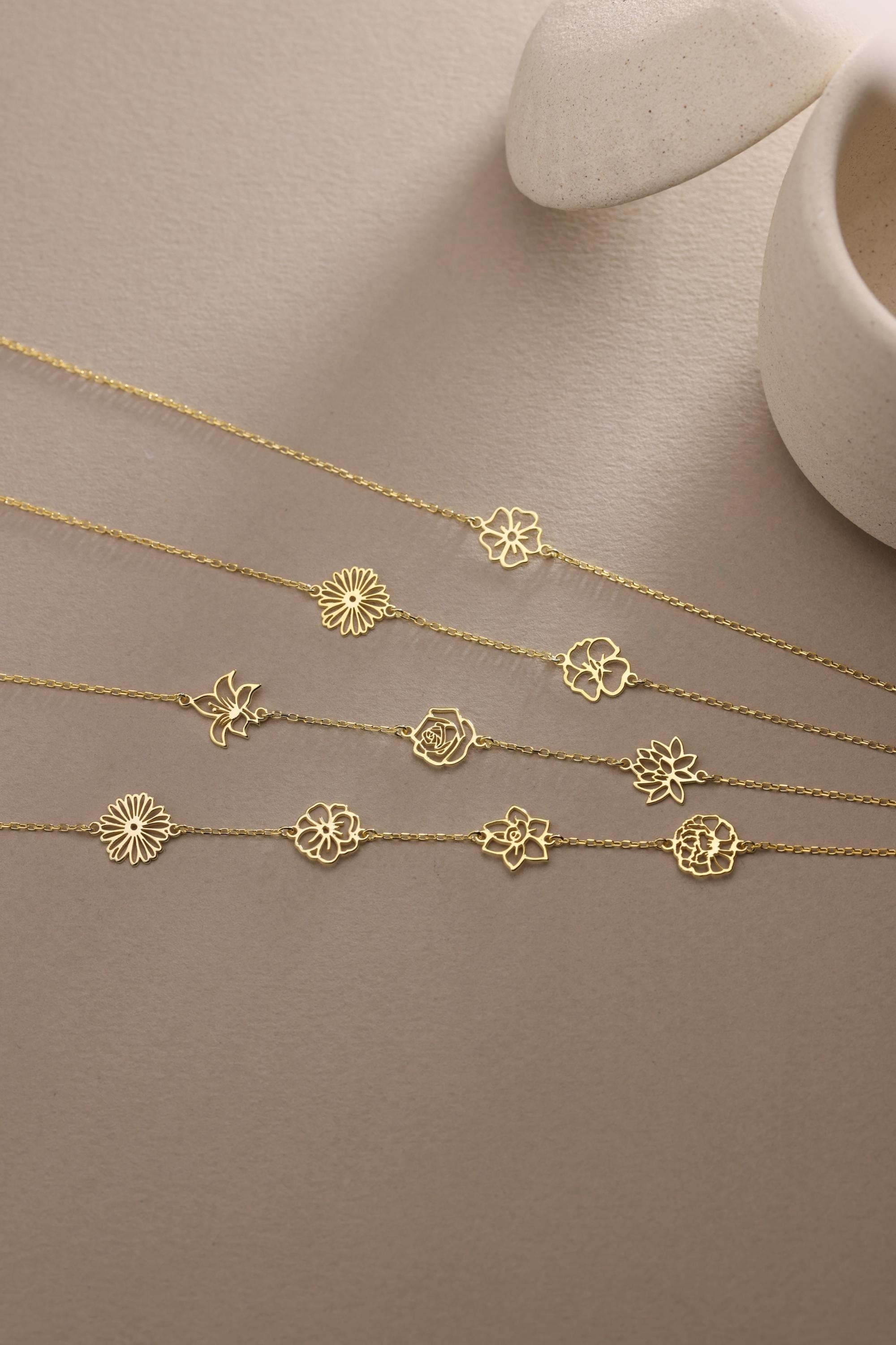 Sideways Birth flower Necklace, Family Birth Flower Necklace, Birth Month Flower, Personalized Jewelry, Mothers Day Gift, Gift For Mom