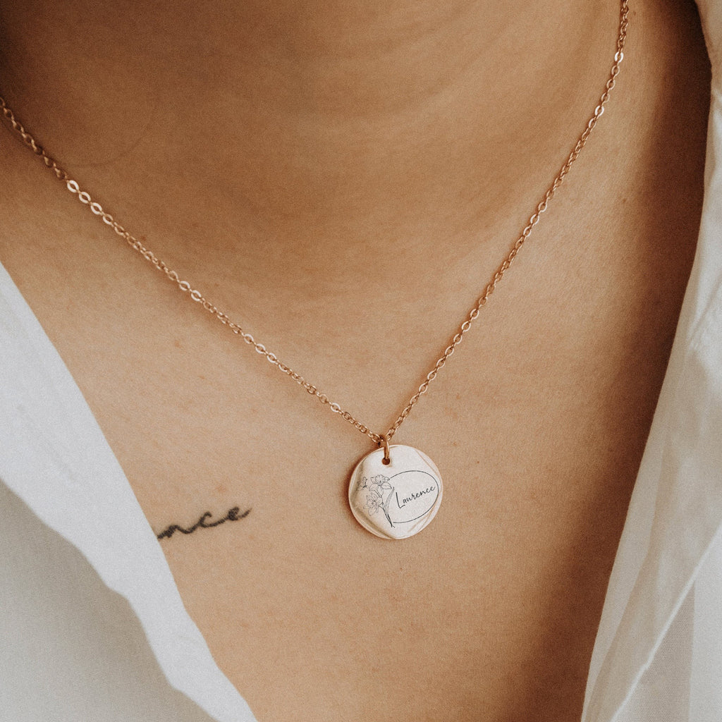 Monthly Bloom Necklace, Personalized Birth Flower Pendant with Name, Custom Engraved Disc Necklace in Gold, Silver & Rose Gold
