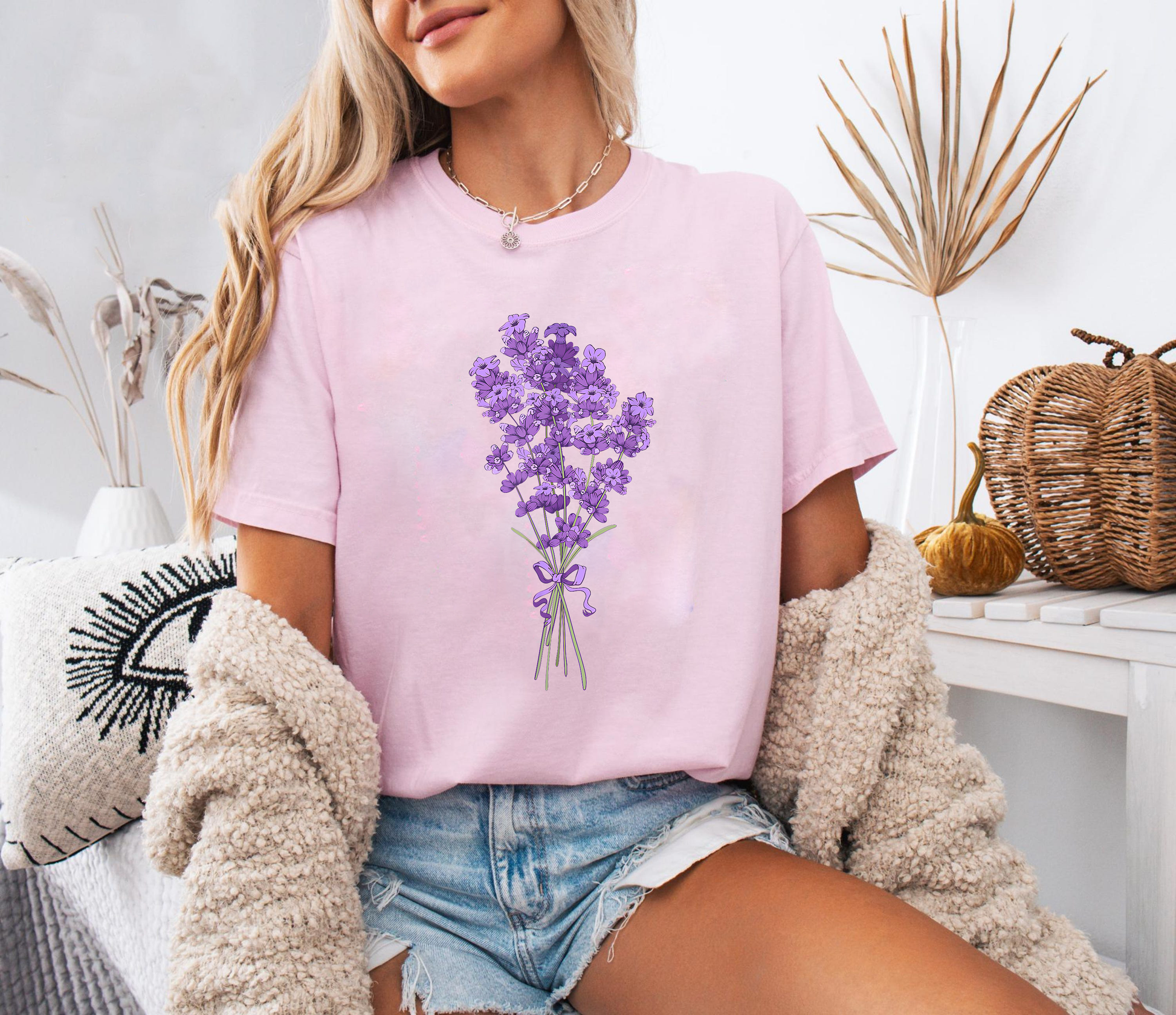 Lavender Flower Shirt, Purple Botanical Tee, Cottagecore Lavender T-Shirt, Aromatherapy Gift Shirt, Calm Nature Tee