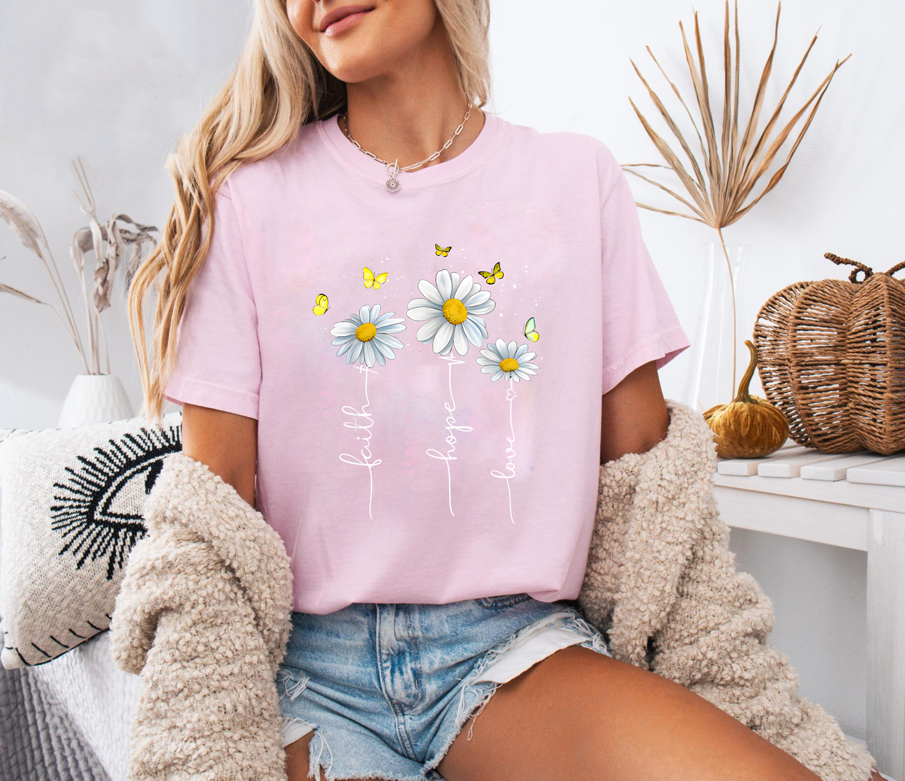 Faith Hope Love Daisy Shirt, Inspirational Christian Floral Tee, Bible Verse Flower Shirt, Positive Quote T-Shirt for Women