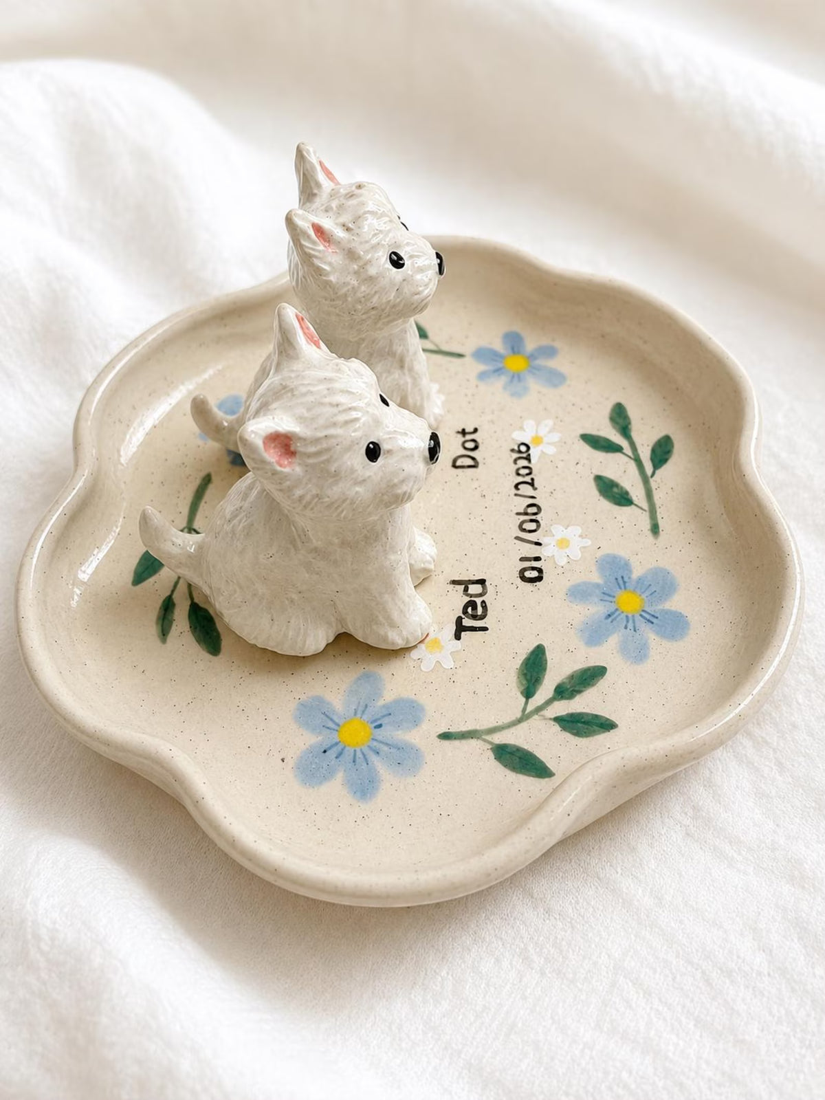 Custom Pet Portrait Ring Dish, Hand-Painted Ceramic Jewelry Tray with Sculpted Dog Figurine, Personalized Trinket Holder for Pet Lovers. CPPETAL08