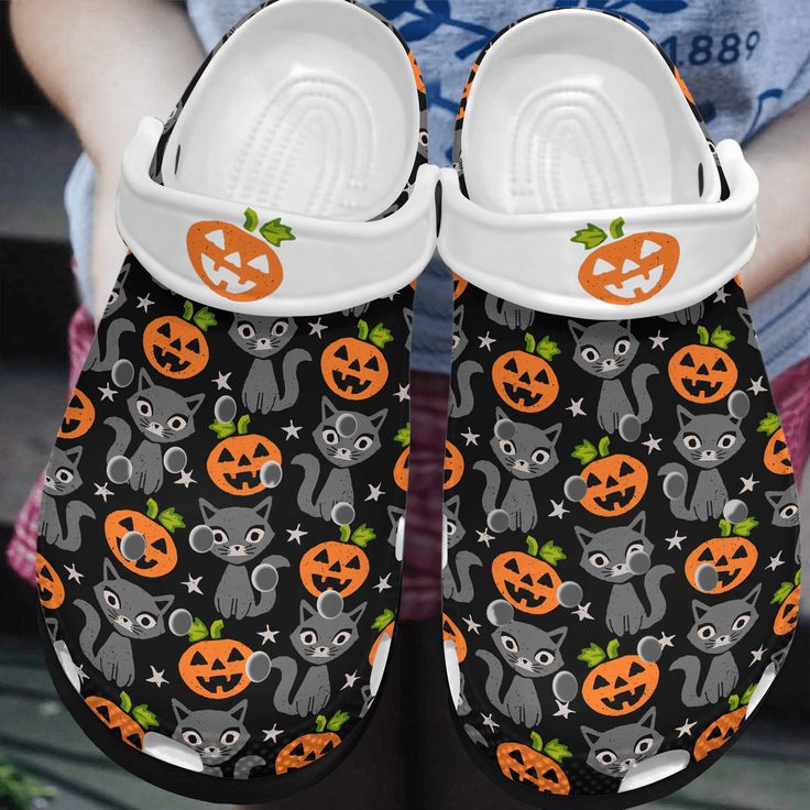 Personalized Halloween Black Cat Pumpkin Clogs – Custom Name Spooky Slip-On Shoes with Jack-O’-Lantern Pattern, Cute Fall Halloween Gift for Cat Lovers. CLPETAL20