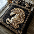 Noble Horse Quilted Bedding Set, Horse Bedspread with Pillowcases, Festive Winter Bedroom Decor, Bedding Decor PTBED58