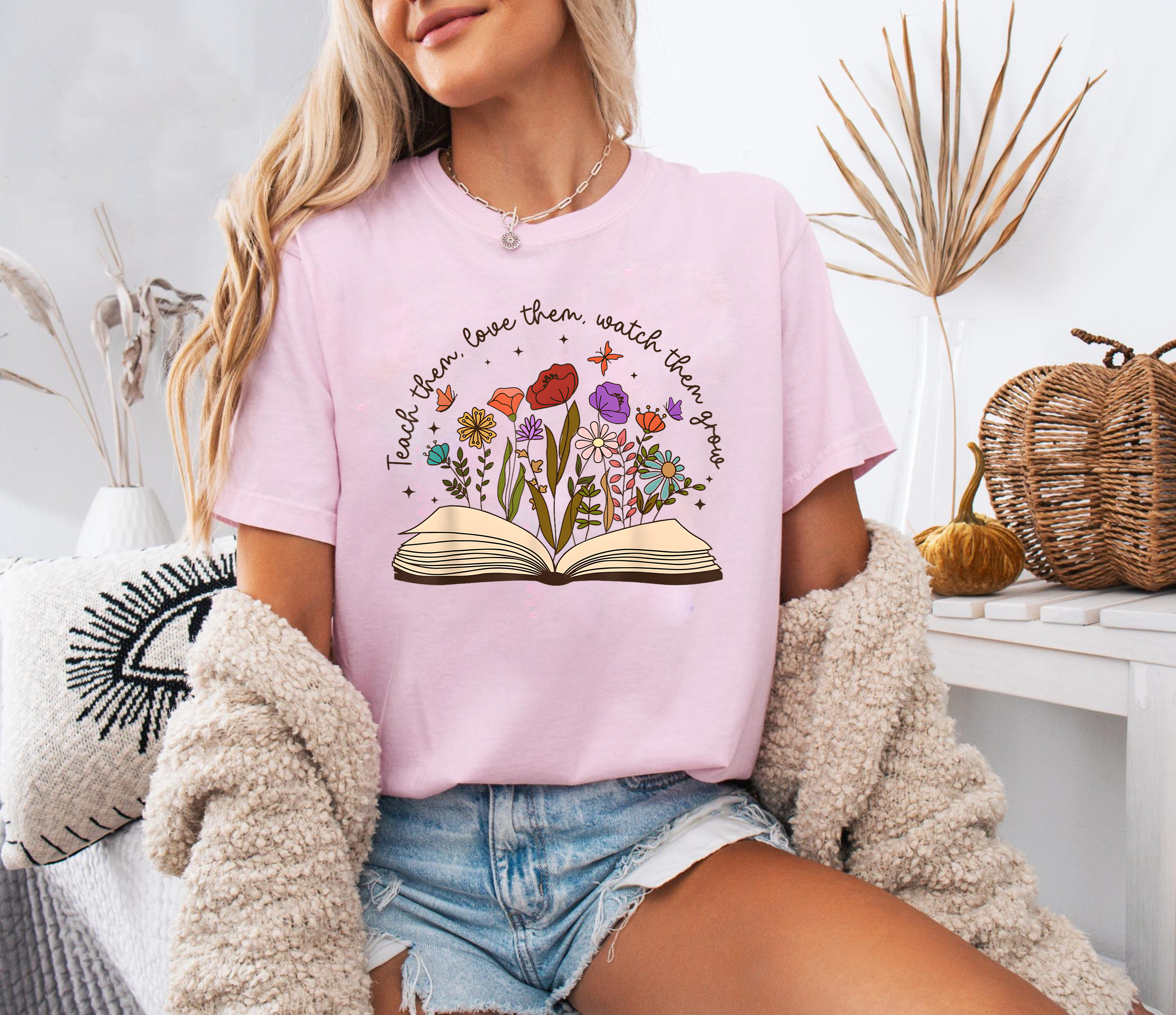 Teacher Flower Book Shirt, Teach Love Grow T-Shirt, Reading Teacher Gift, Floral Book Lover Graphic Tee, Cute Botanical Shirt