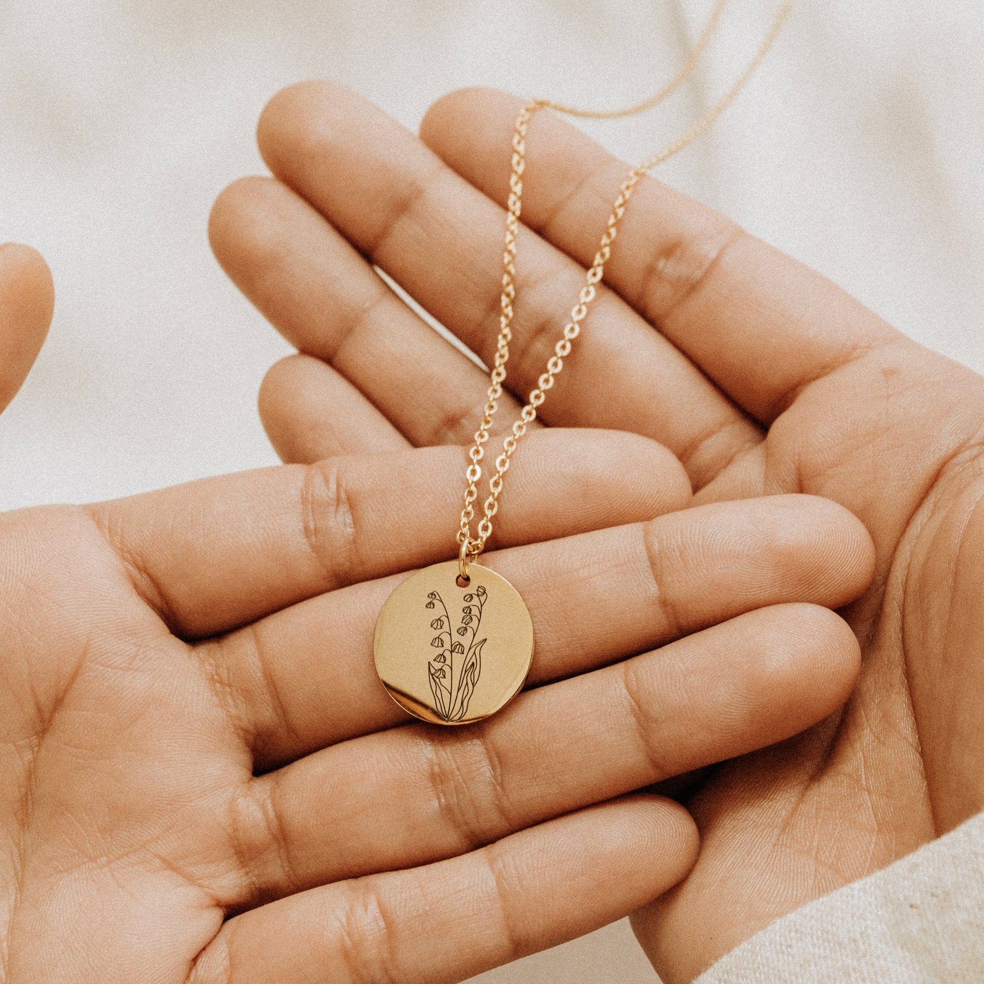 Personalized Birth Flower Necklace , Mothers day Jewelry Gift, Best Friend, Birthday Present, Name Necklace