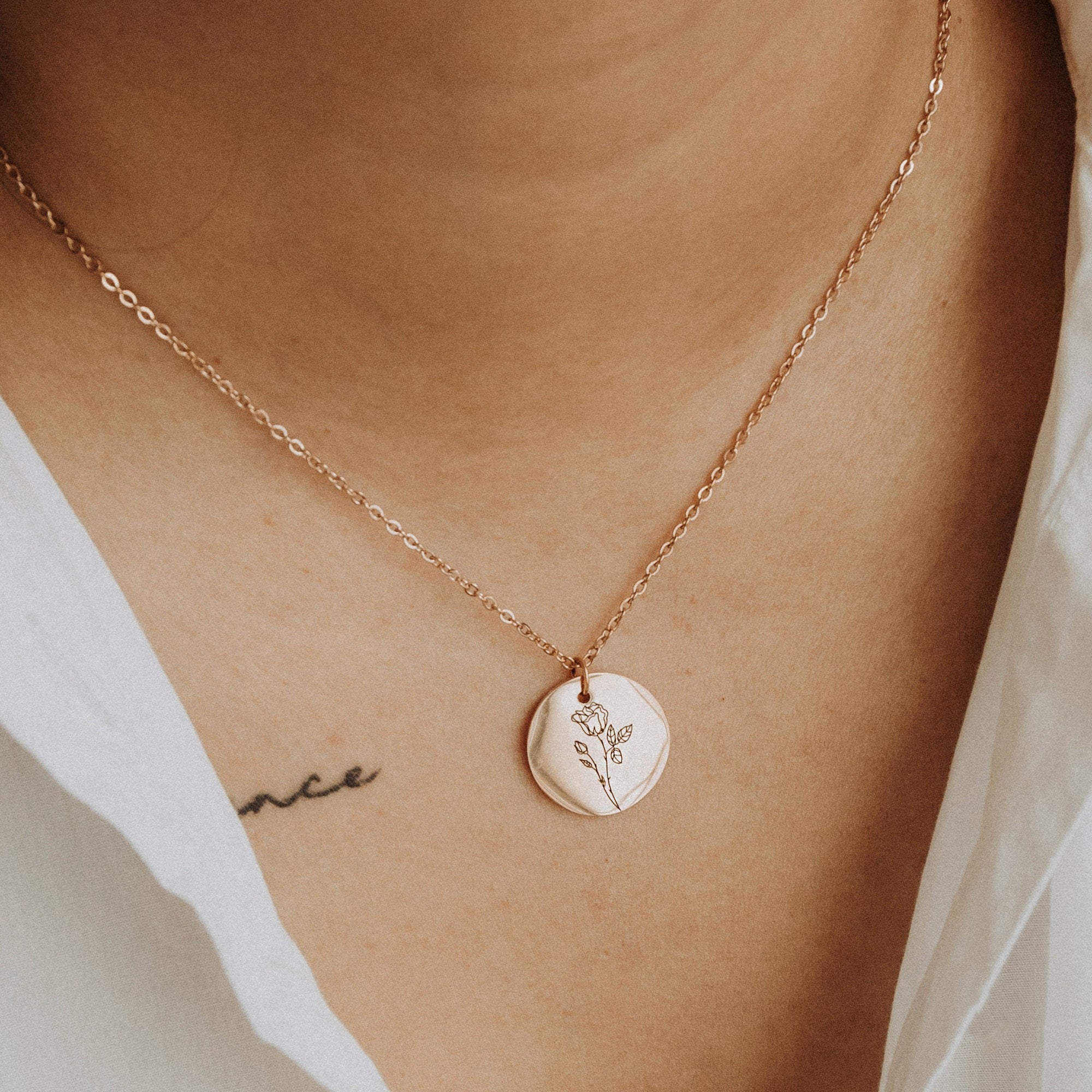 Personalized Birth Flower Necklace , Mothers day Jewelry Gift, Best Friend, Birthday Present, Name Necklace