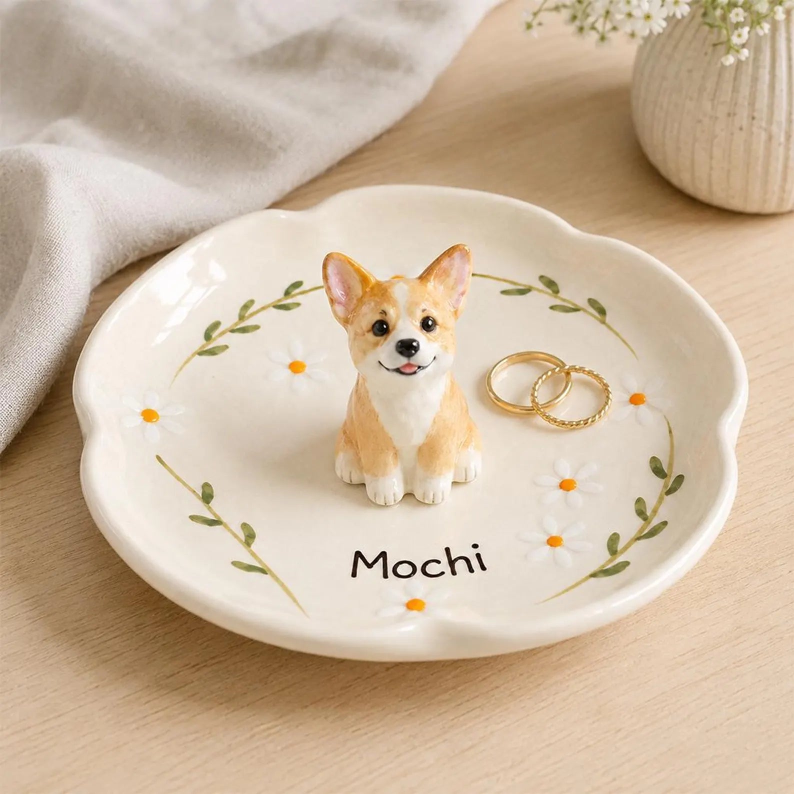 Personalized Pet Ring Dish: Custom Cat or Dog Figurine, Ceramic Jewelry Holder with Name. CPPETAL03