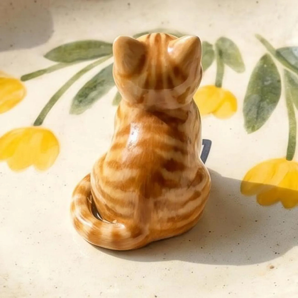 3D Sculpted Cat Figurine Ring Dish, Custom Handpainted Ceramic Jewelry Tray. CPPETAL05