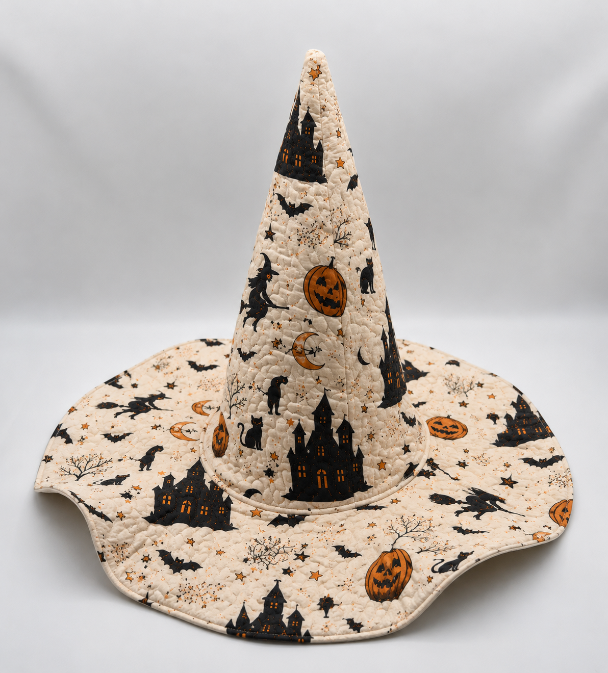 Halloween Quilted Witch Hat for Women – Soft Padded Witch Costume Hat with Pumpkin, Bat & Haunted House Print. QWHPETAL1