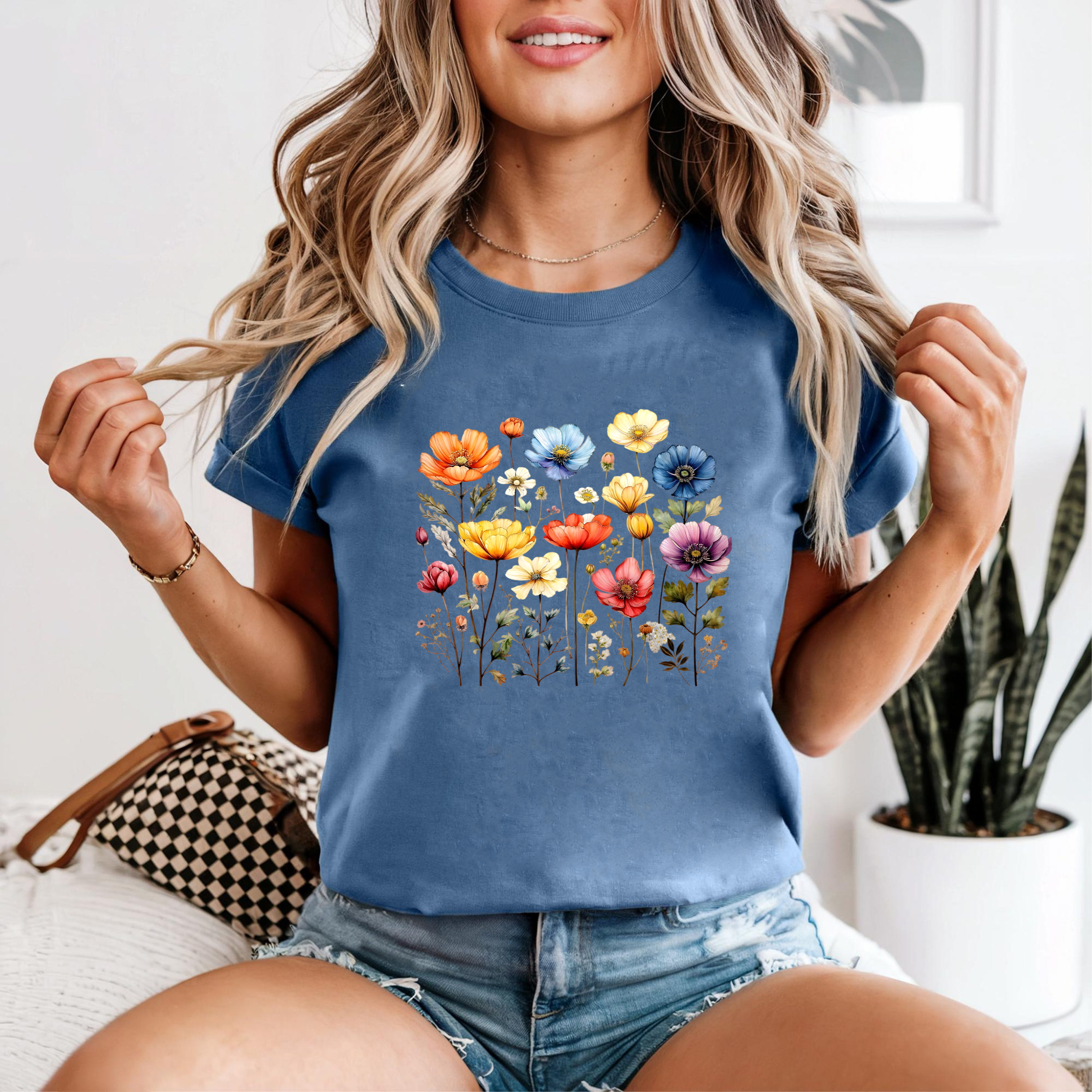 Vintage Wildflower Shirt, Artistic Floral Tee, Retro Botanical Shirt, Soft Color Flower Tee, Cottagecore T-Shirt, Gift For Her