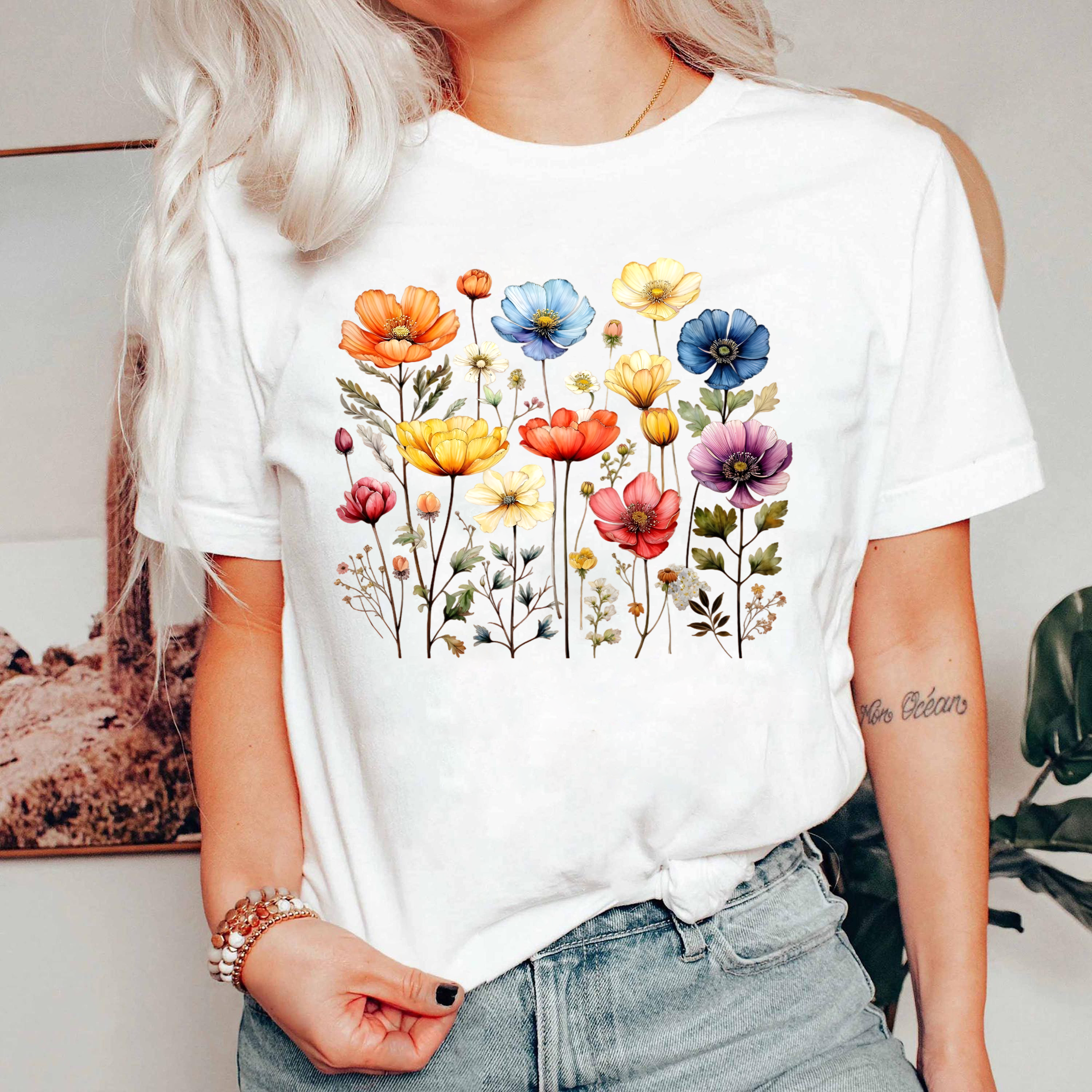 Vintage Wildflower Shirt, Artistic Floral Tee, Retro Botanical Shirt, Soft Color Flower Tee, Cottagecore T-Shirt, Gift For Her