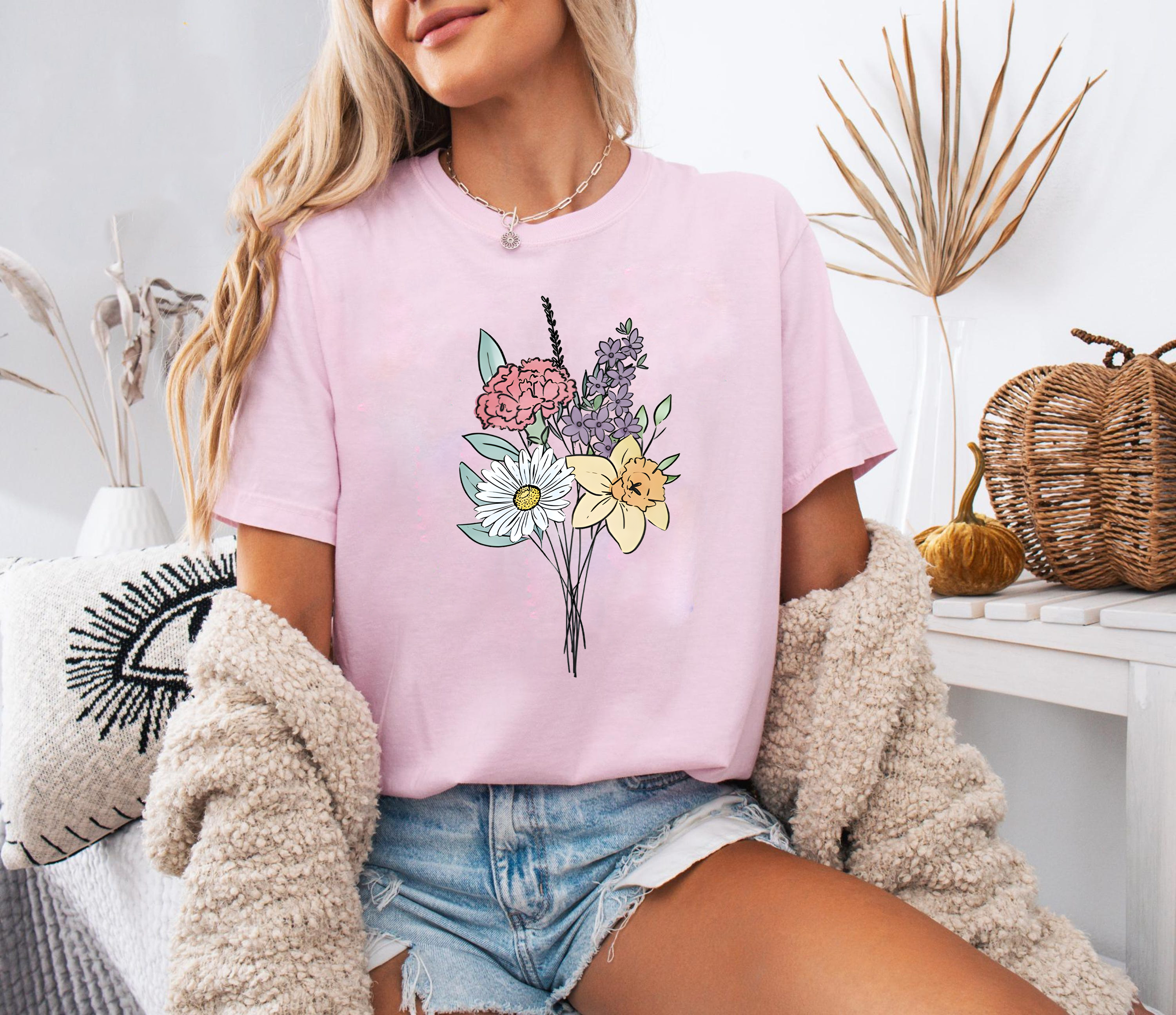 Minimalist Floral Shirt, Daffodil Daisy Shirt, Lavender Flower Tee, Botanical Line Art T-Shirt, Aesthetic Nature Tee