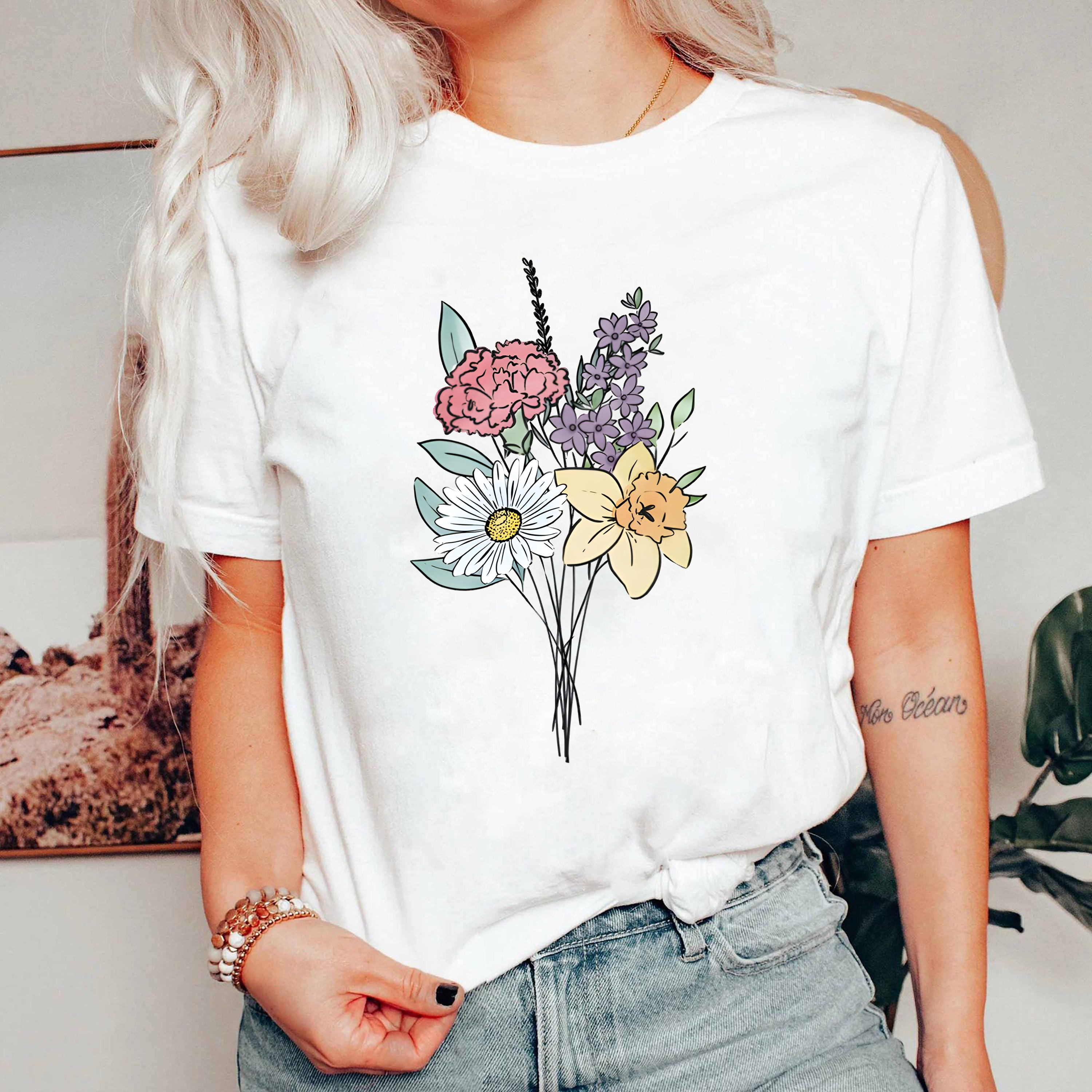 Minimalist Floral Shirt, Daffodil Daisy Shirt, Lavender Flower Tee, Botanical Line Art T-Shirt, Aesthetic Nature Tee