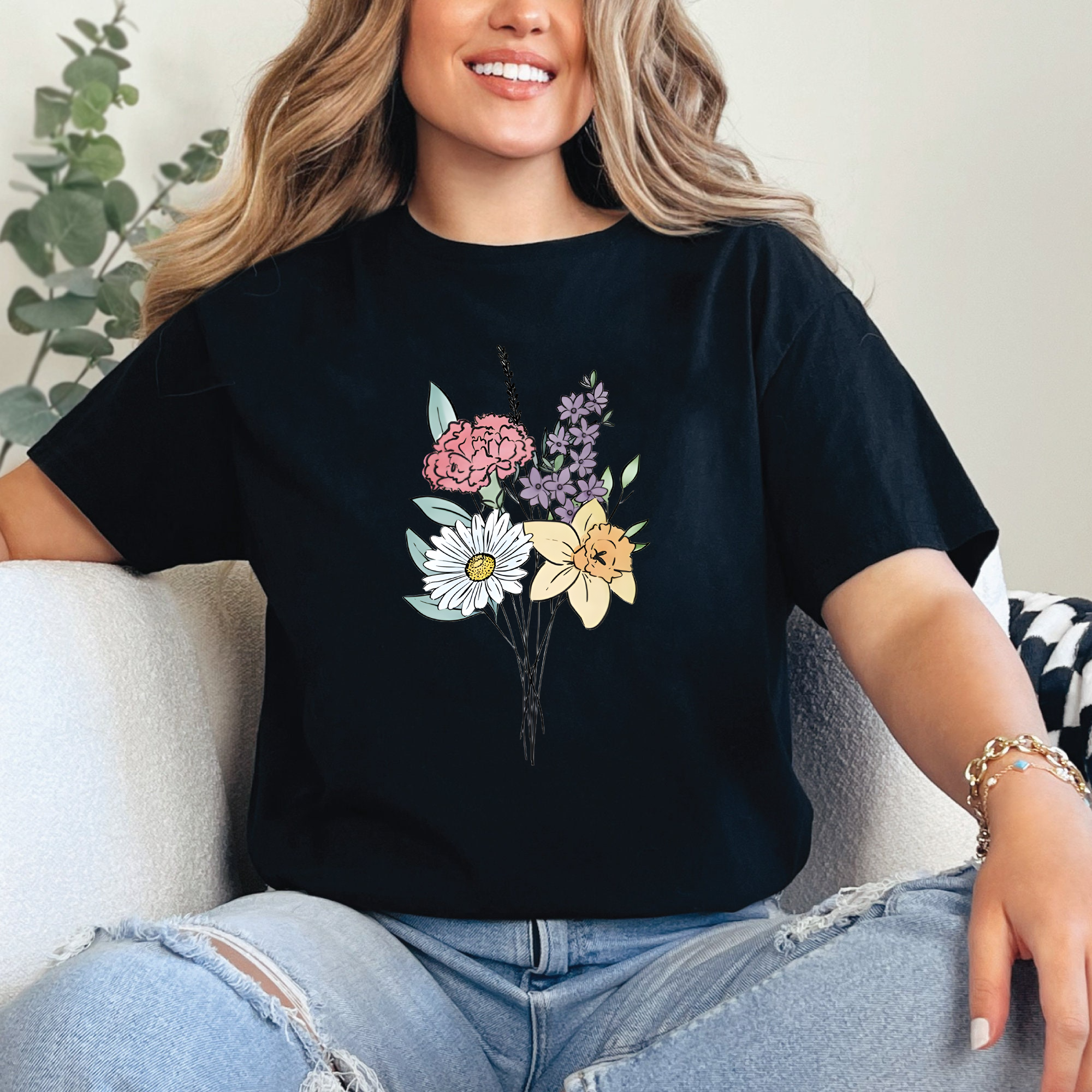 Minimalist Floral Shirt, Daffodil Daisy Shirt, Lavender Flower Tee, Botanical Line Art T-Shirt, Aesthetic Nature Tee