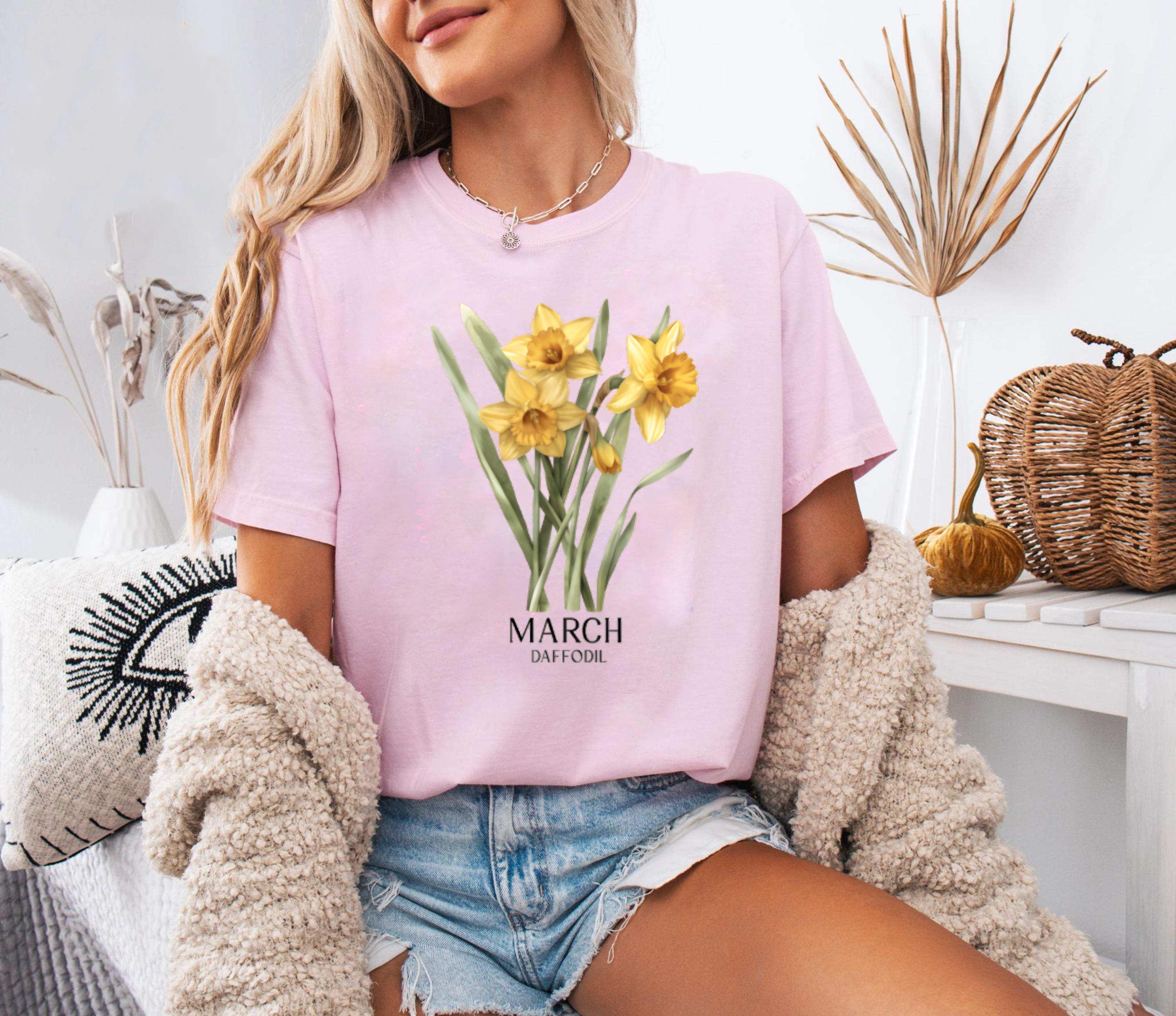 March Birth Flower Shirt, Daffodil Floral Tee, Botanical Spring Shirt, Yellow Flower Shirt, Birth Month Gift Tee