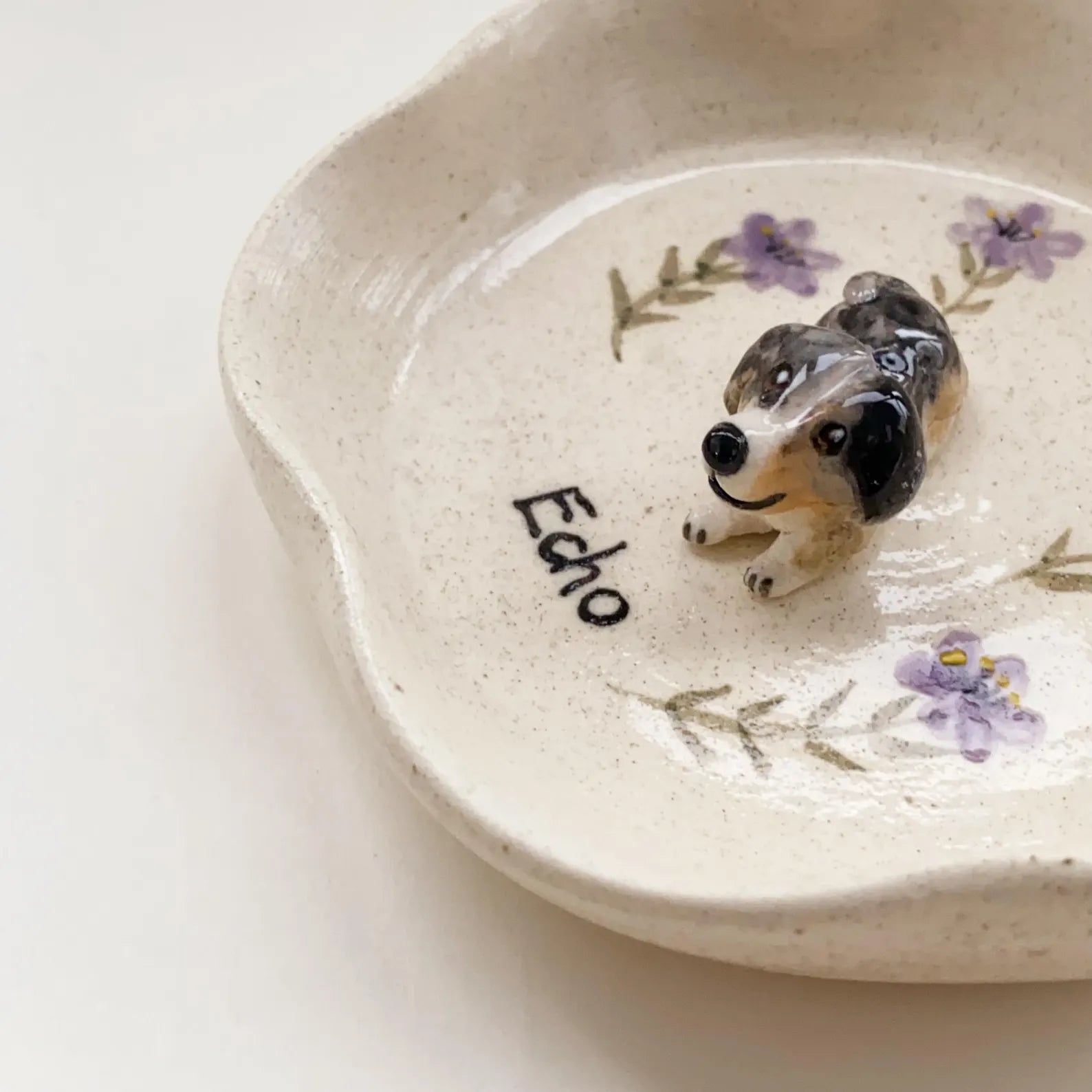 Custom Pet Jewelry Dish/Personalized Dog Cat Ceramic Ring Tray with Sculpted Figurine/Handmade Trinket Dish Gift for Pet Lovers/Pet Dish. CPPETAL04