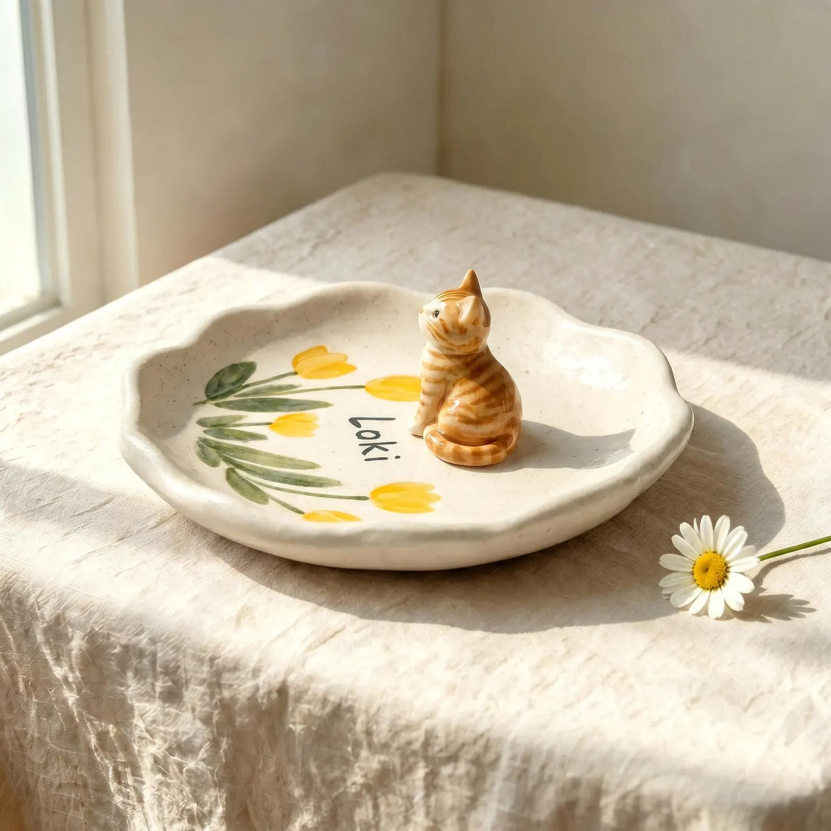 3D Sculpted Cat Figurine Ring Dish, Custom Handpainted Ceramic Jewelry Tray. CPPETAL05
