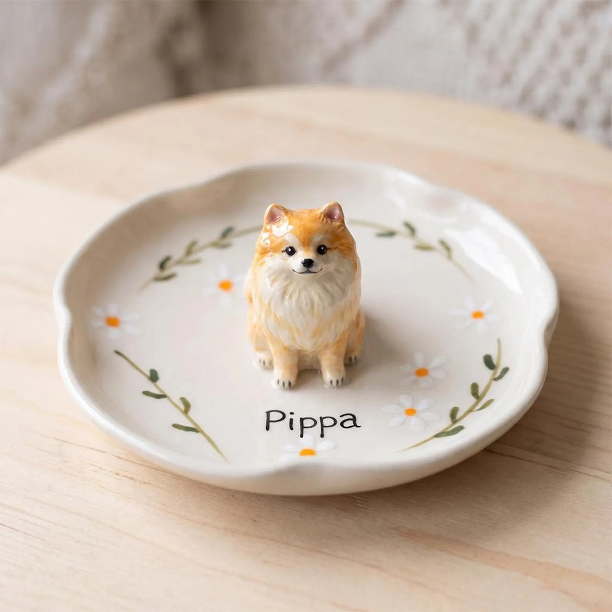 Personalized Pet Ring Dish: Custom Cat or Dog Figurine, Ceramic Jewelry Holder with Name. CPPETAL03