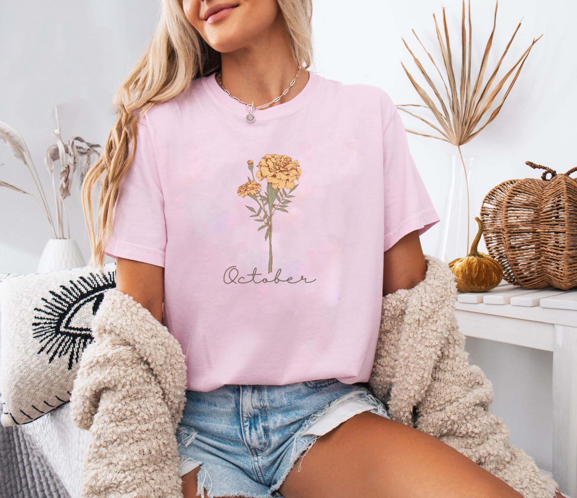 October Birth Flower Shirt, Marigold Graphic Tee, October Birthday T-Shirt, Fall Floral Aesthetic Top, Gift For Her