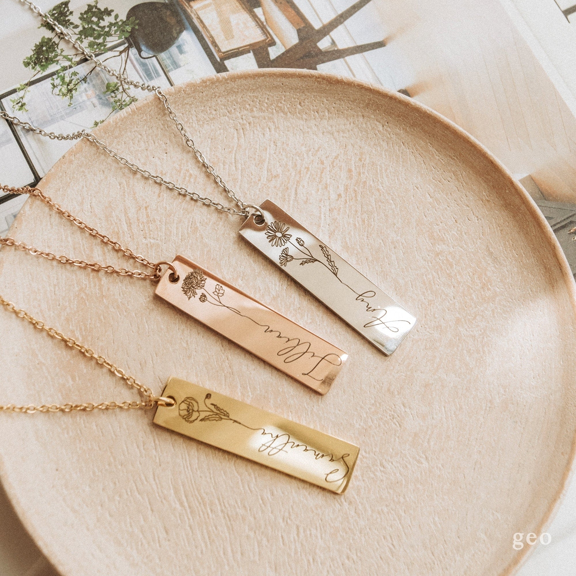 Birth Month Flower Necklace, Personalized Jewelry Pendant, Nana Mom Mama Necklace, Birthday Flowers, Handmade Birthday Gifts for Her, August Flowers