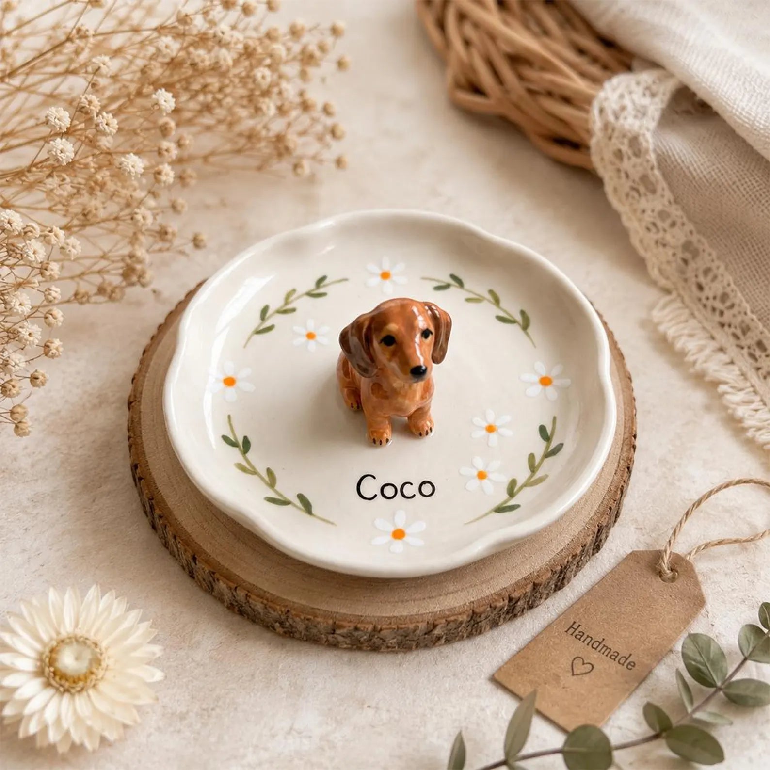 Personalized Pet Ring Dish: Custom Cat or Dog Figurine, Ceramic Jewelry Holder with Name. CPPETAL03