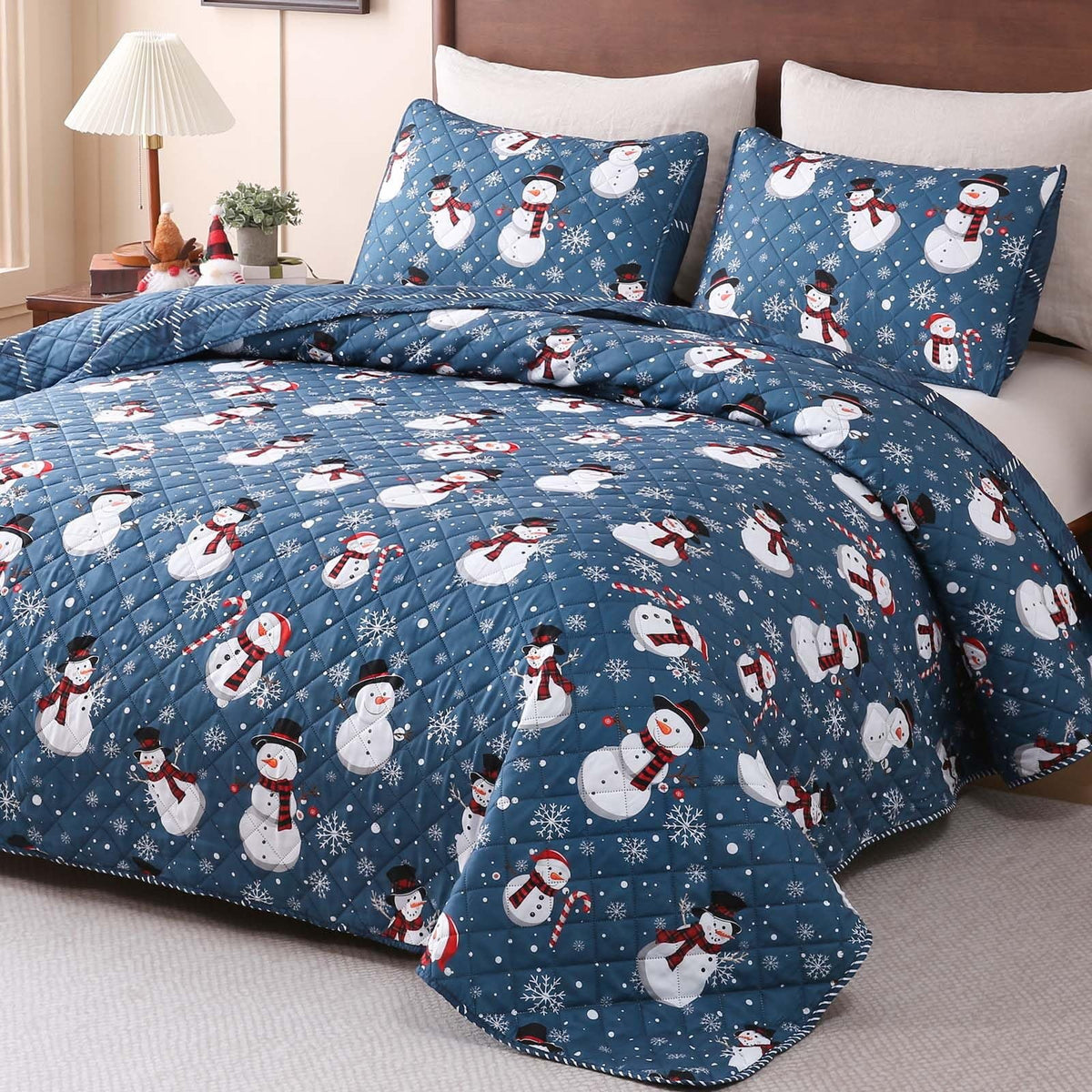 Blue Snowman Quilted Bedding Set, Christmas Patchwork Bedspread with Pillowcases, Festive Winter Bedroom Decor, Bedding Decor PTBED40