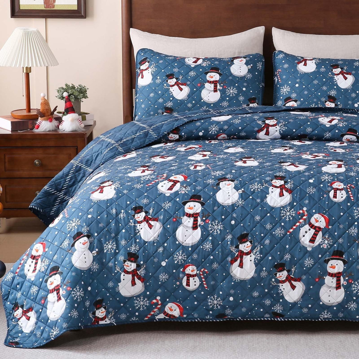 Blue Snowman Quilted Bedding Set, Christmas Patchwork Bedspread with Pillowcases, Festive Winter Bedroom Decor, Bedding Decor PTBED40