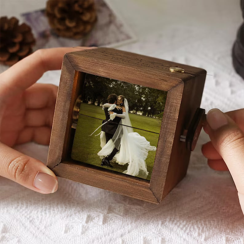 Custom Photo Flipbook Frame, Wooden Photo Flipbook Animation Box with Light, Crank Picture Viewer, Wedding Memorial Gift, Anniversary Gift. PBPETAL2