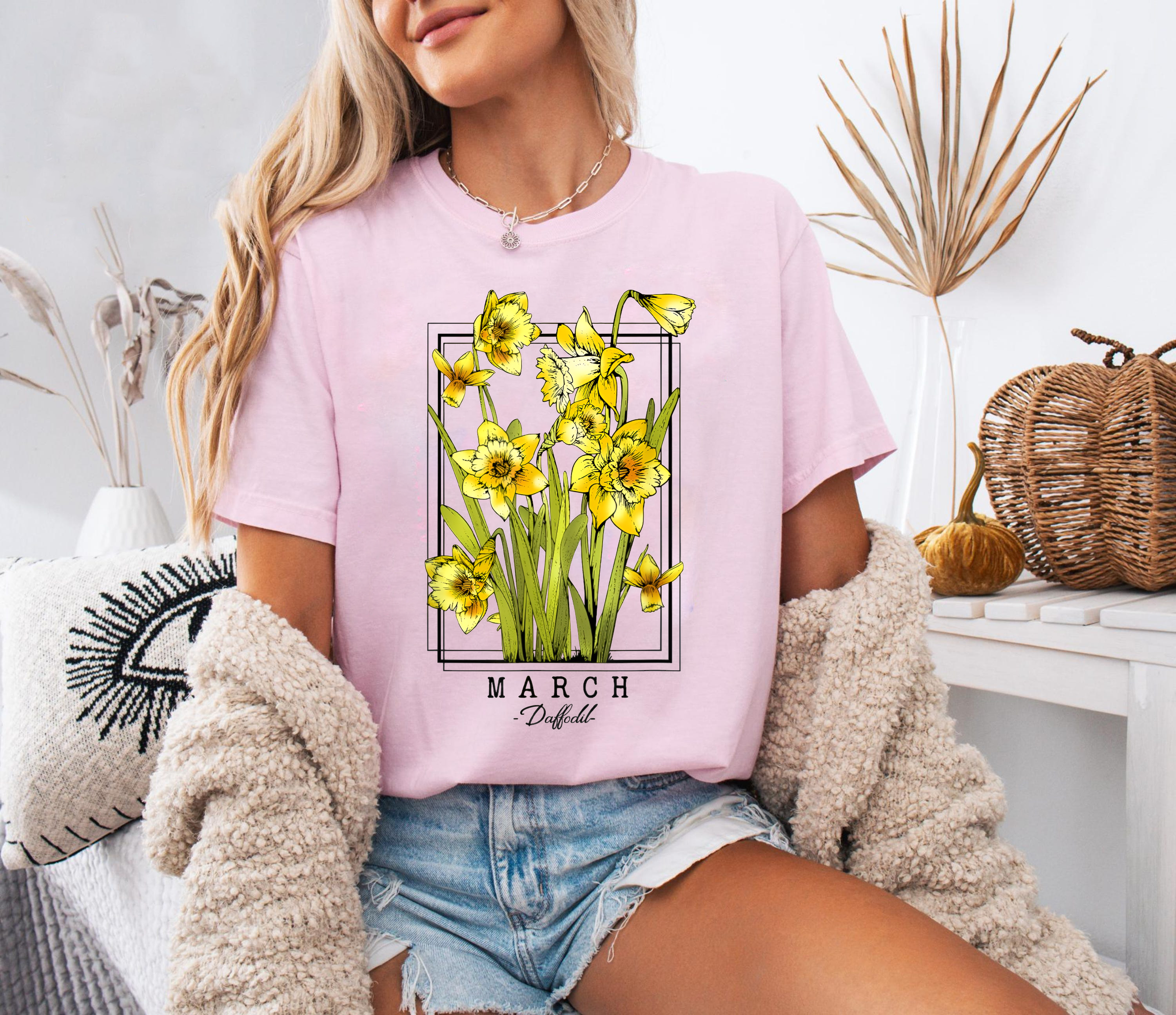 March Birth Flower Shirt, Daffodil Floral Graphic Tee, Vintage Botanical T-Shirt, Birthday Month Gift, Spring Wildflower Top