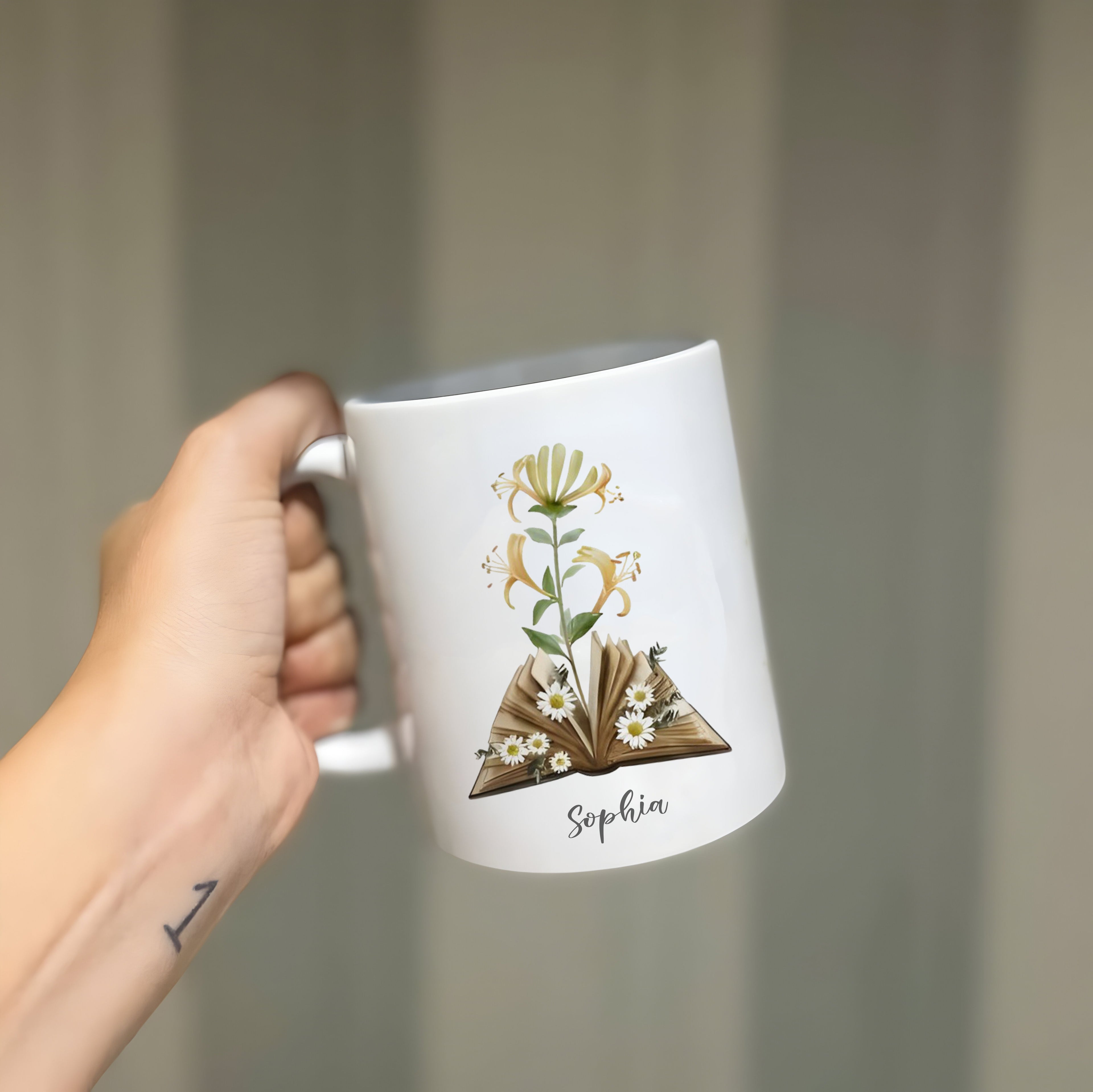 Personalized Book and Flower Mug, Custom Name Coffee Cup with Literary Floral Design, Unique Gift for Book Lovers, Readers, and Her Birthday