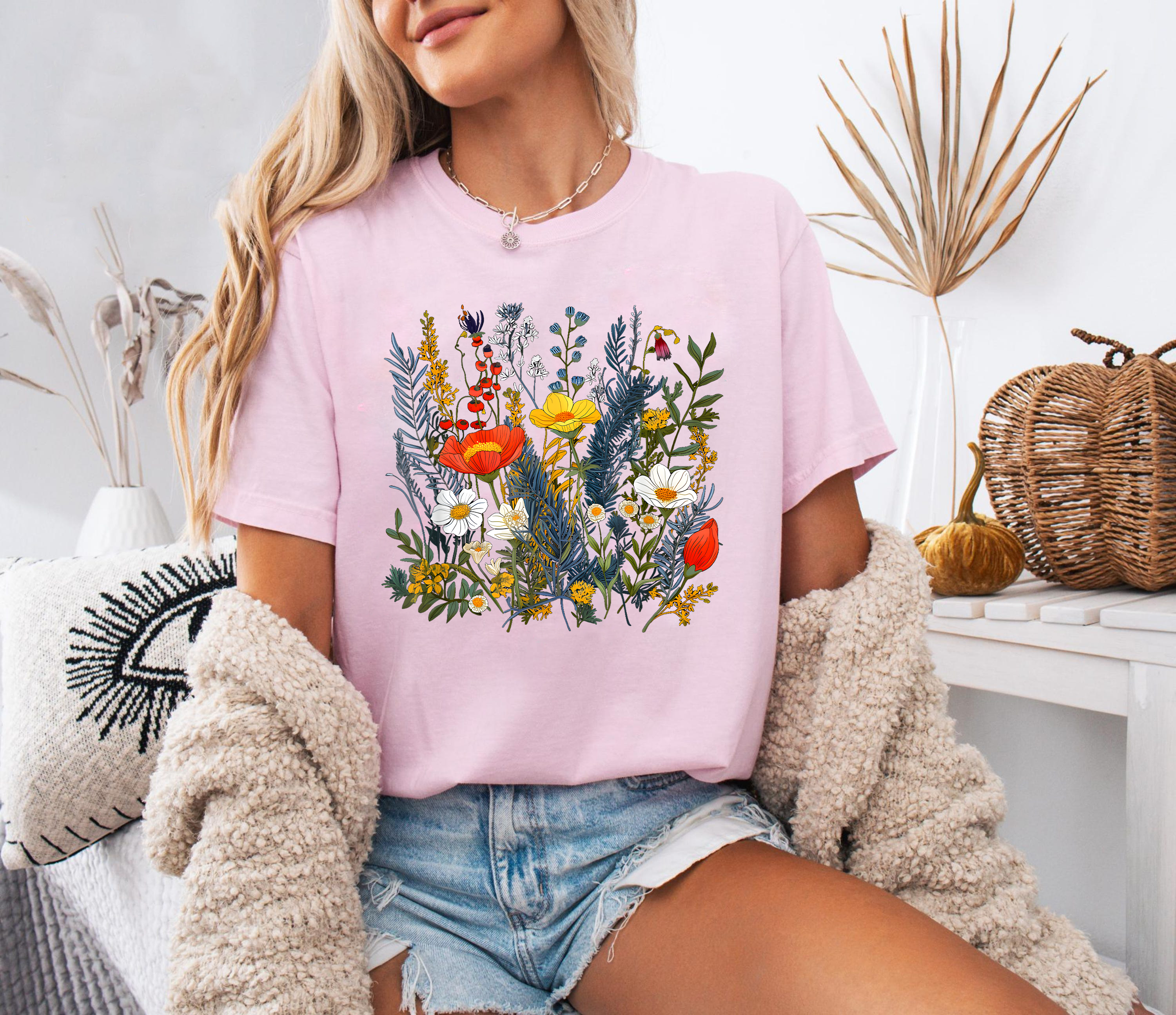 Wildflower Shirt, Vintage Botanical Tee, Aesthetic Floral Shirt, Nature Lover Gift, Cottagecore Garden T-Shirt