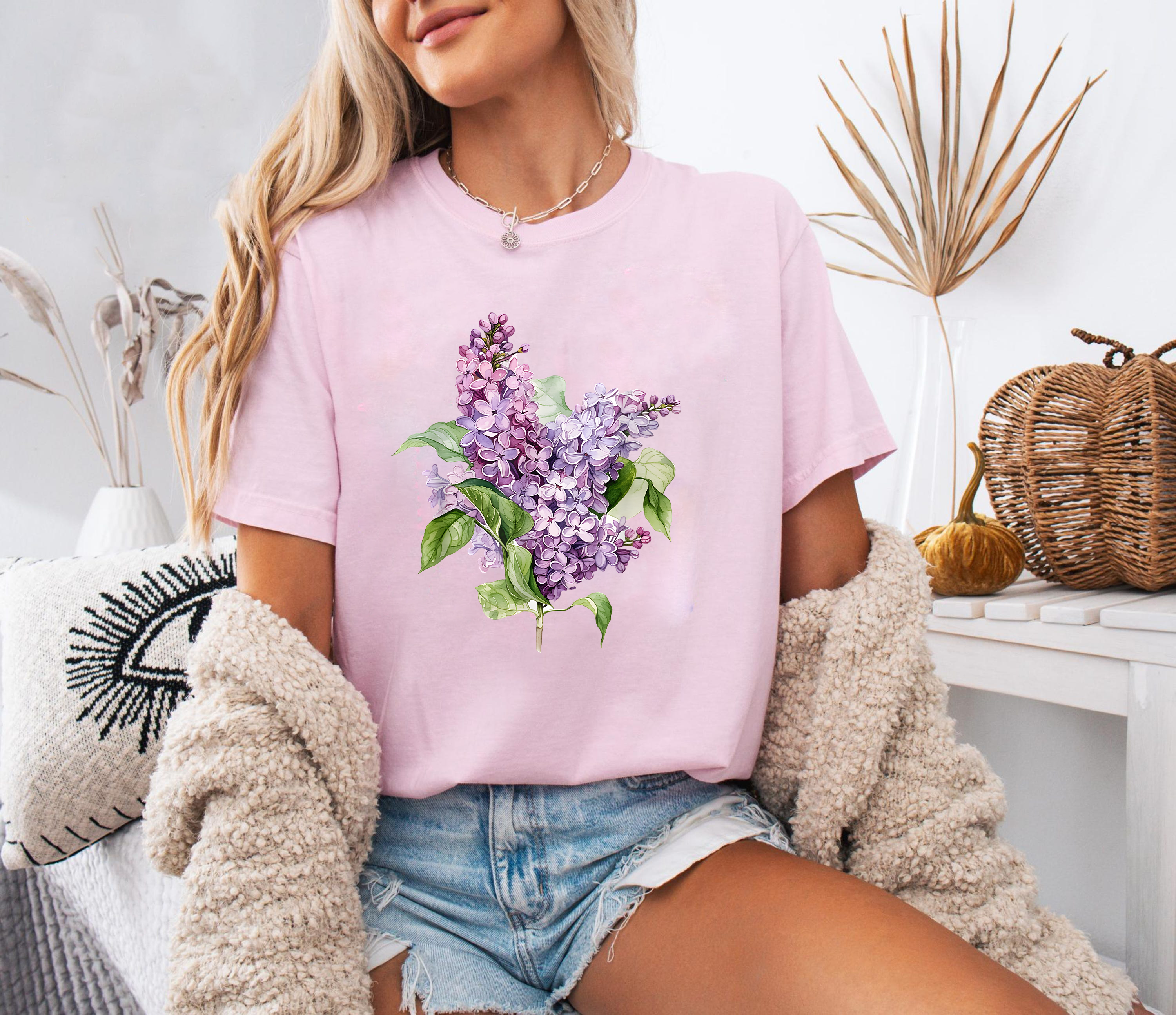 Lilac Flower Shirt, Vintage Floral Tee, Cottagecore Shirt, Botanical Lilac T-Shirt, Gift for Garden Lover, Purple Flower Tee