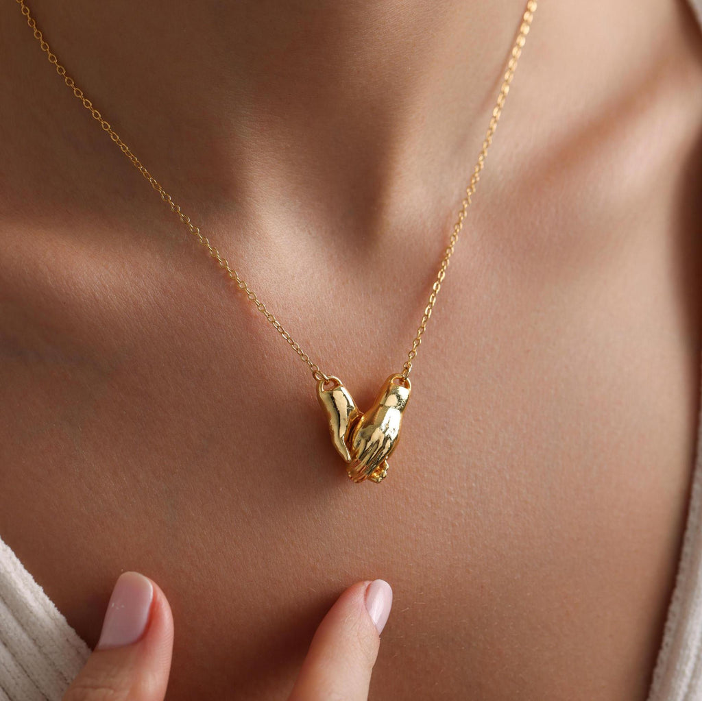 Gold Plated Magnetic Holding Hands Necklace, Hand Necklace, Frendship Necklace, Gold Hand Necklace, Magnetic Pendant Necklace, Gift for Her