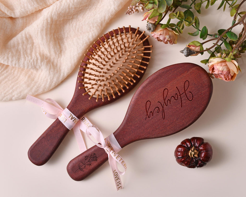 Personalized bamboo comb,custom bridesmaid hair comb,bridesmaid gift,ideal gift for bridal party,gift for mom,wooden comb with name engraved