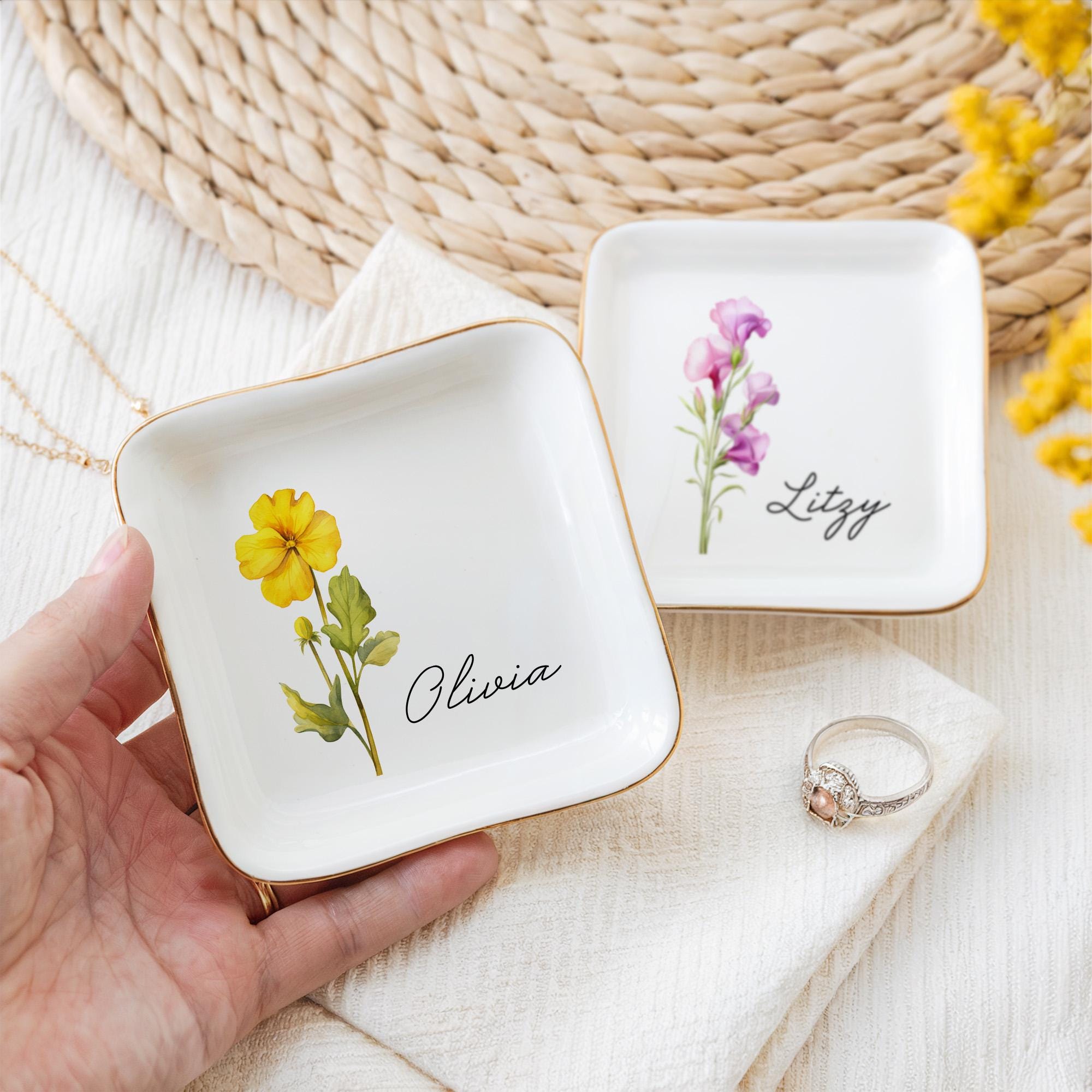 Personalized Birth Flower Trinket Dish, Flower Ring Dish, Birthday Jewelry Dish Gift, Bridesmaid Gift, Jewelry Storage, Ceramic Dish