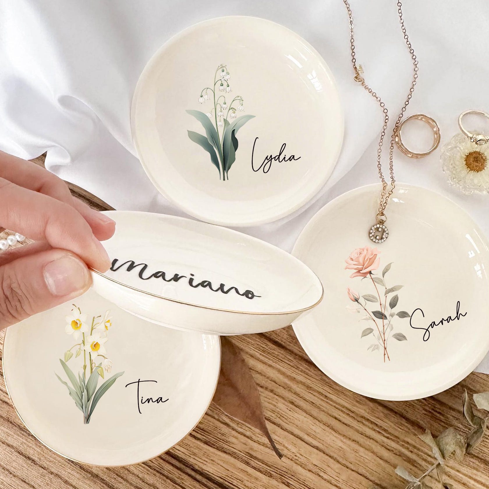 Personalized Birth Flower Ring Dish, Wedding Ring Dish, Perfect Bridesmaid Gift, Best Friend Gift, Custom Jewelry Dish, Birthday Party Gift