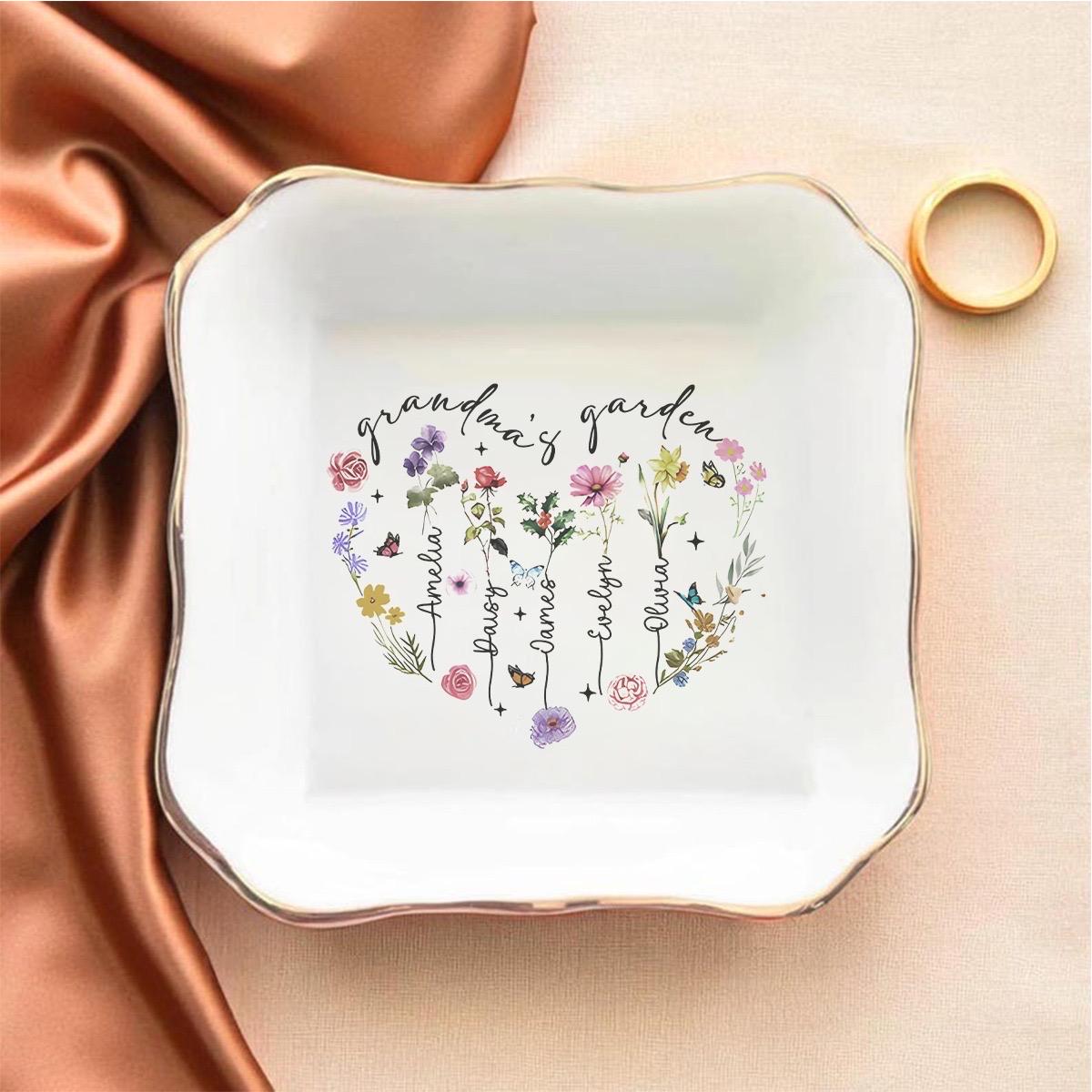 Personalized Grandma's Garden Birth Flower Jewelry Dish, Custom Grandkids Name Trinket Bowl, Mother's Day Gift for Nana, Ceramic Ring Dish