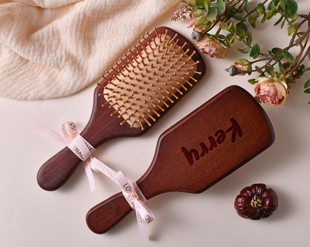 Personalized bamboo comb,custom bridesmaid hair comb,bridesmaid gift,ideal gift for bridal party,gift for mom,wooden comb with name engraved