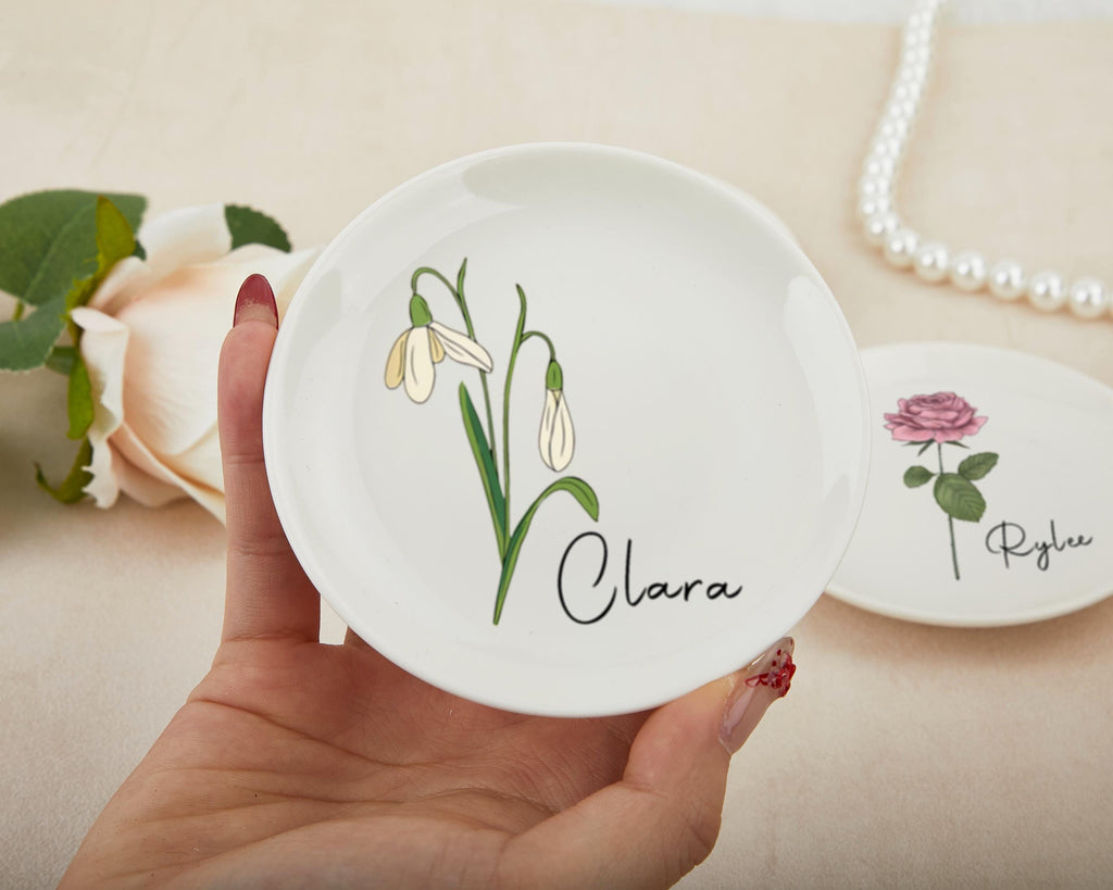 Custom Ring Dish With Birth Flower and Name,personalised Birth Flower Trinket Dish for Bridesmaids,ring Holder Dish,wedding Bridesmaid Gift