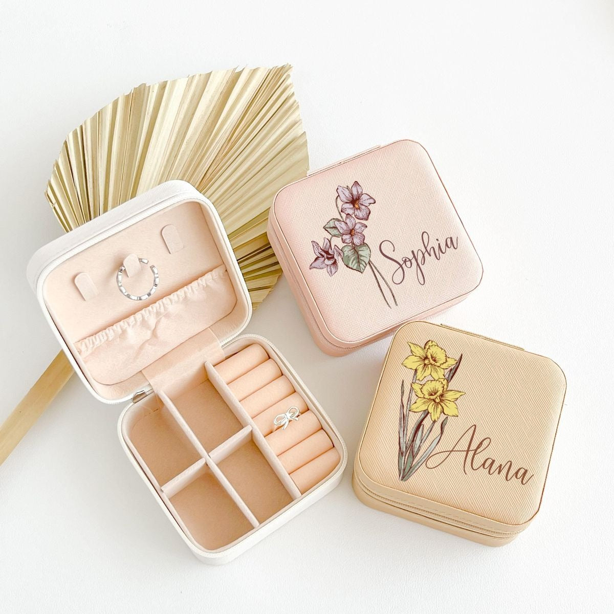 Personalized Leather Jewelry Case with Birth Flower, Custom Name Jewelry Box, Travel Jewelry Organizer, Bridesmaid, Birthday, Xmas Gift for Sister, Friend