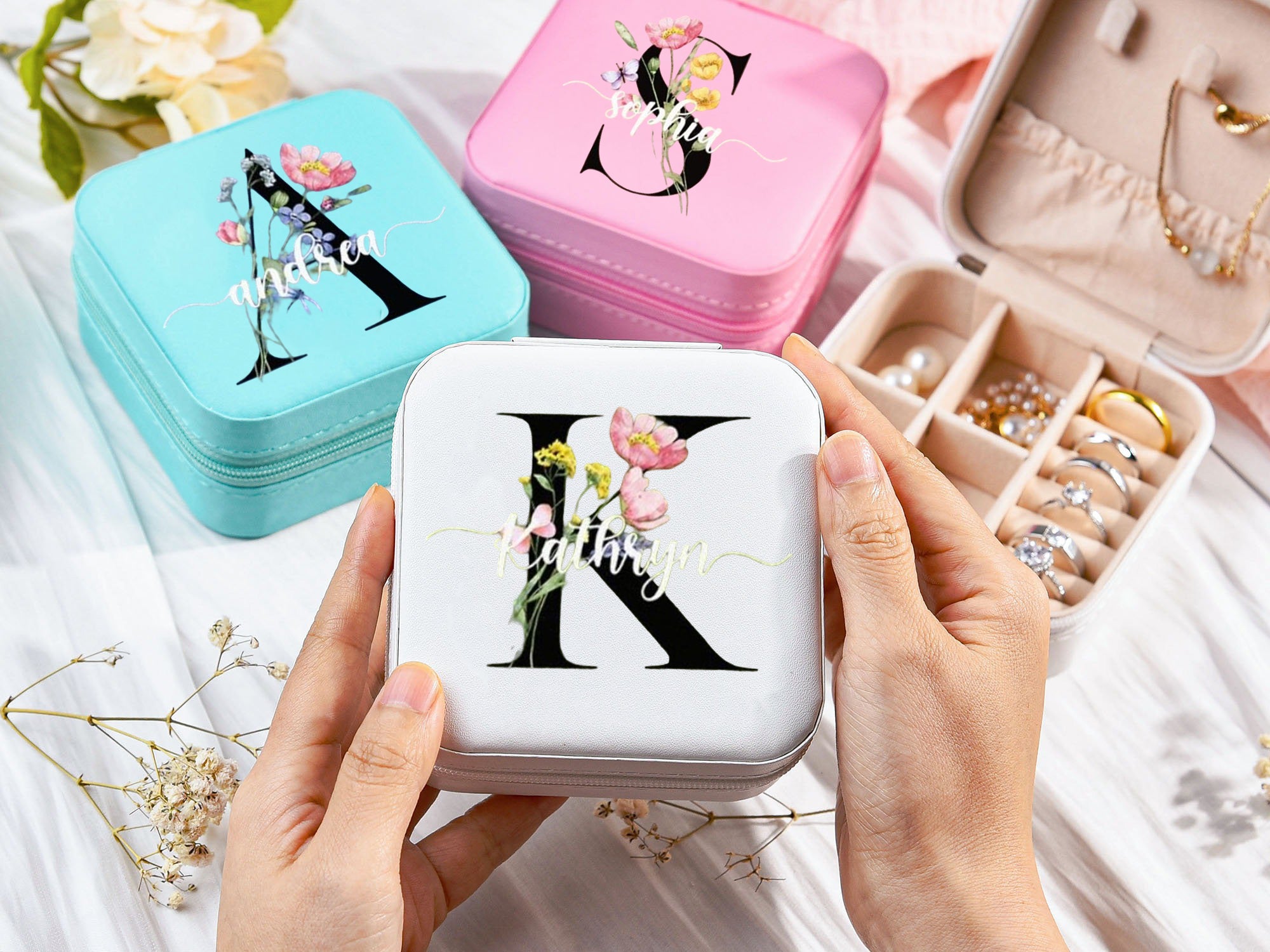 Personalized Jewelry Box Flower Alphabet, Custom Bridesmaid Jewelry Box, Wedding Bridal Party Jewelry Box, Vintage Leather Jewelry Case, Gift for Her