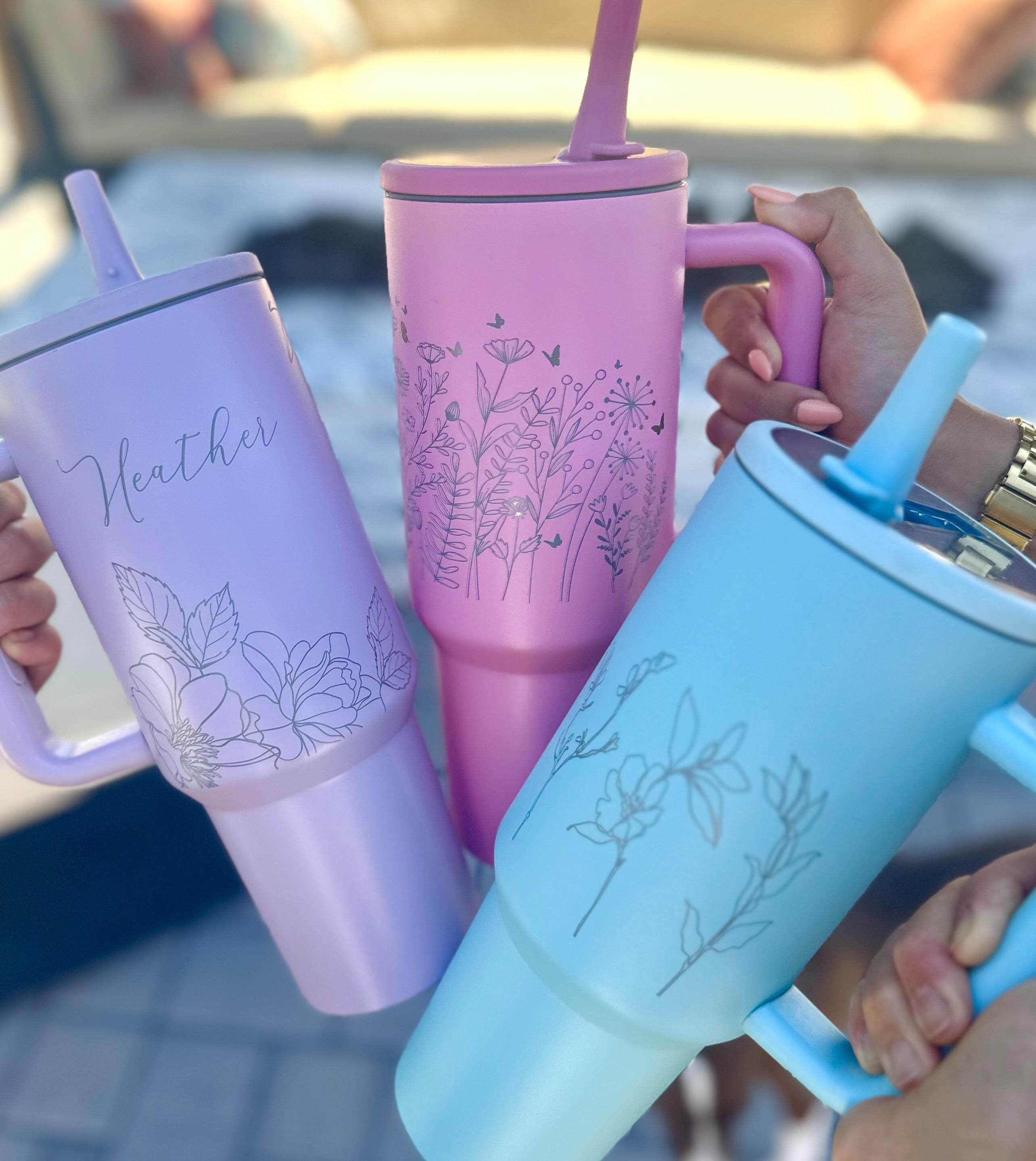 Personalized Flower Tumbler with Name, Custom Stainless Steel Travel Mug with Handle, Floral Gift for Her, Coffee Cup